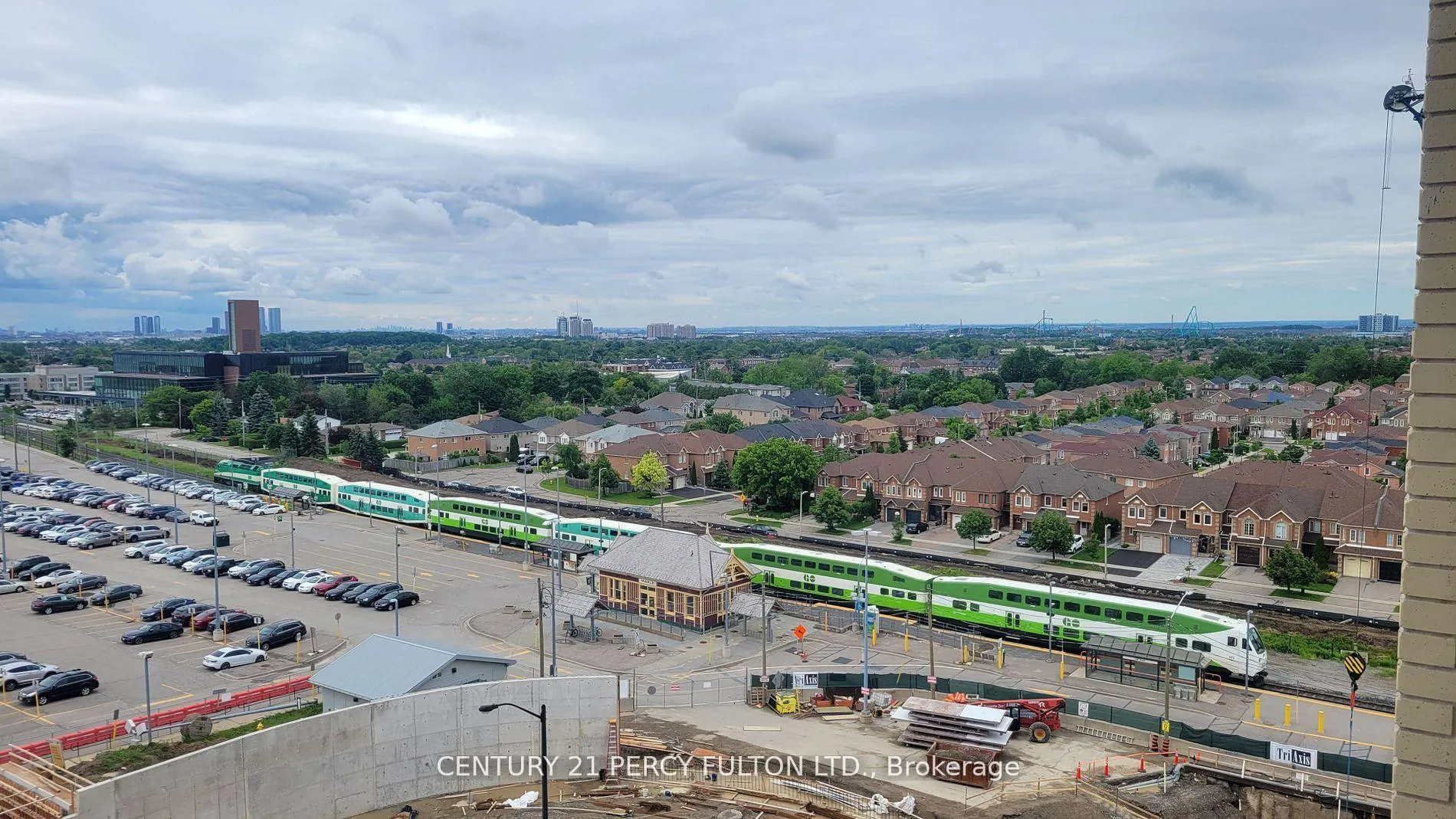 Photo 7 of Unit 602, 120 Eagle Rock Way, Vaughan, Rural Vaughan — HOMEH