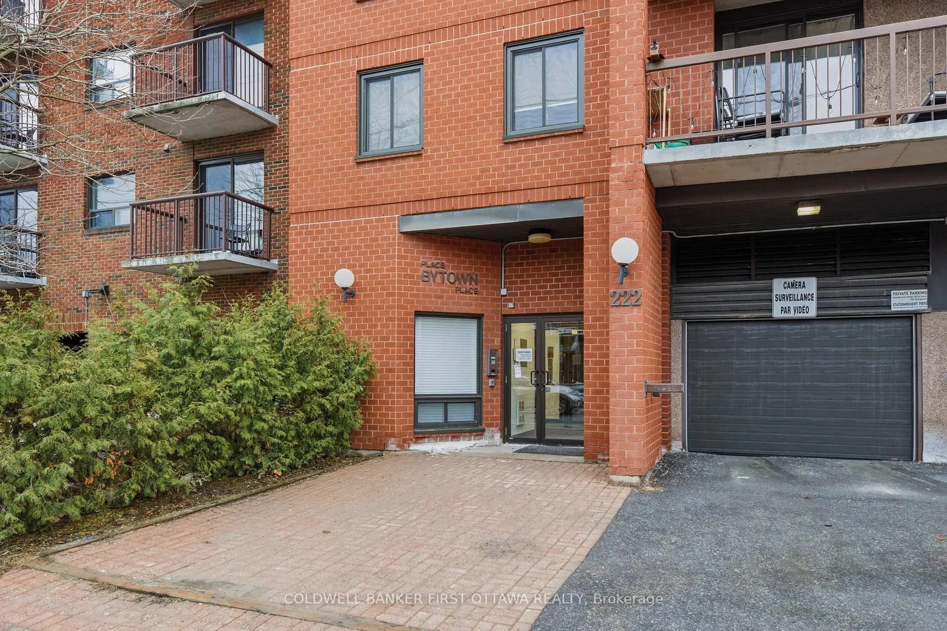 Photo 4 of Unit 402, 222 Guigues Avenue, Ottawa, Lower Town/Byward Market — HOMEH