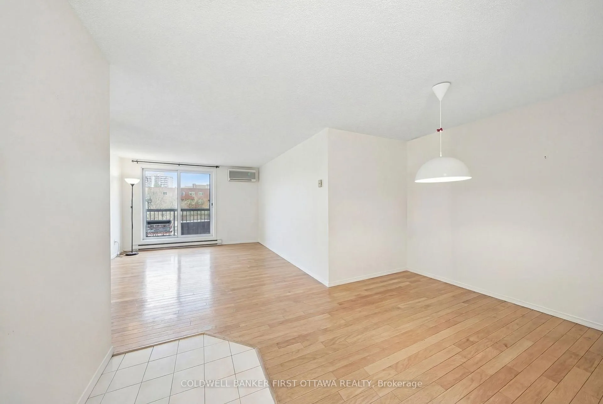 Photo 9 of Unit 402, 222 Guigues Avenue, Ottawa, Lower Town/Byward Market — HOMEH