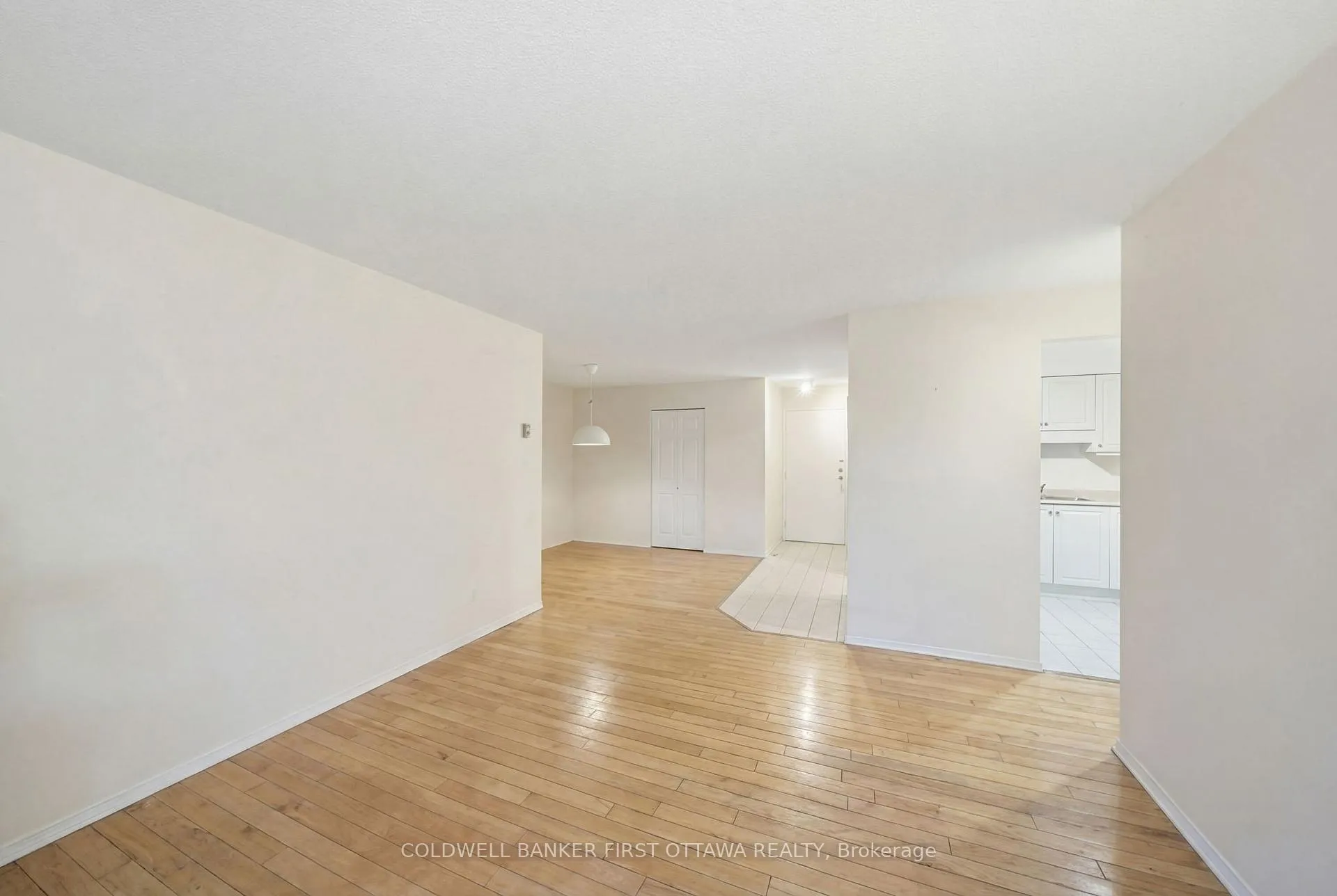 Photo 12 of Unit 402, 222 Guigues Avenue, Ottawa, Lower Town/Byward Market — HOMEH