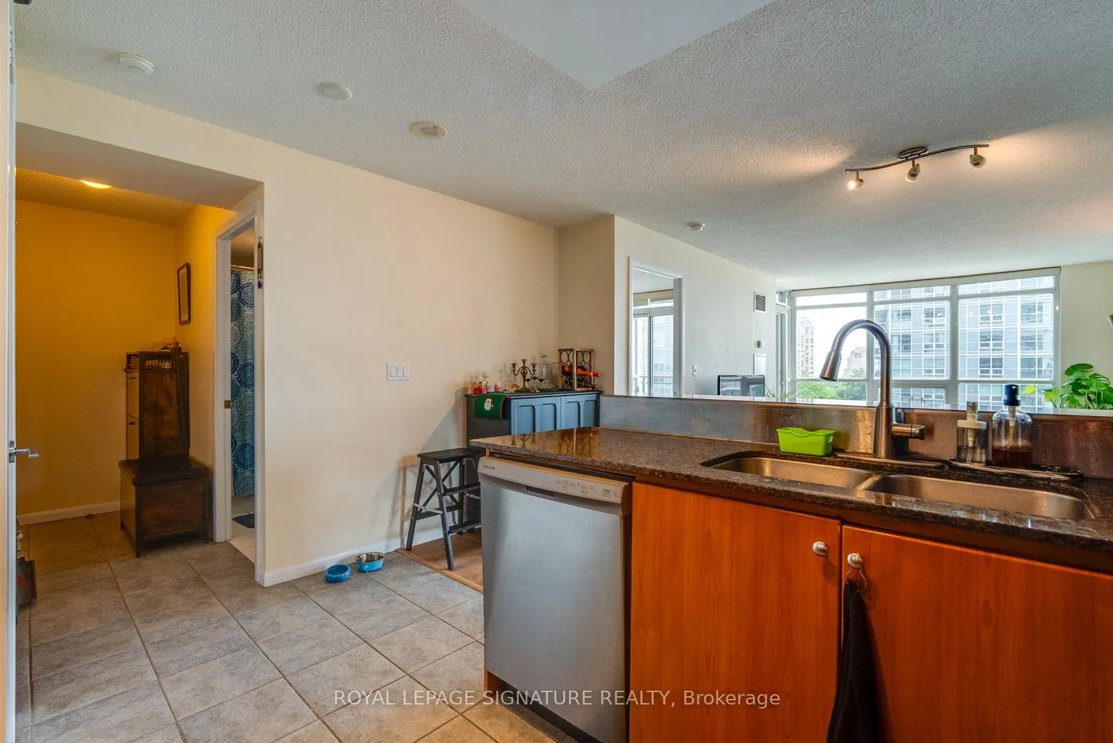 Photo 7 of Unit 714, 185 Legion Road, Etobicoke, Mimico — HOMEH