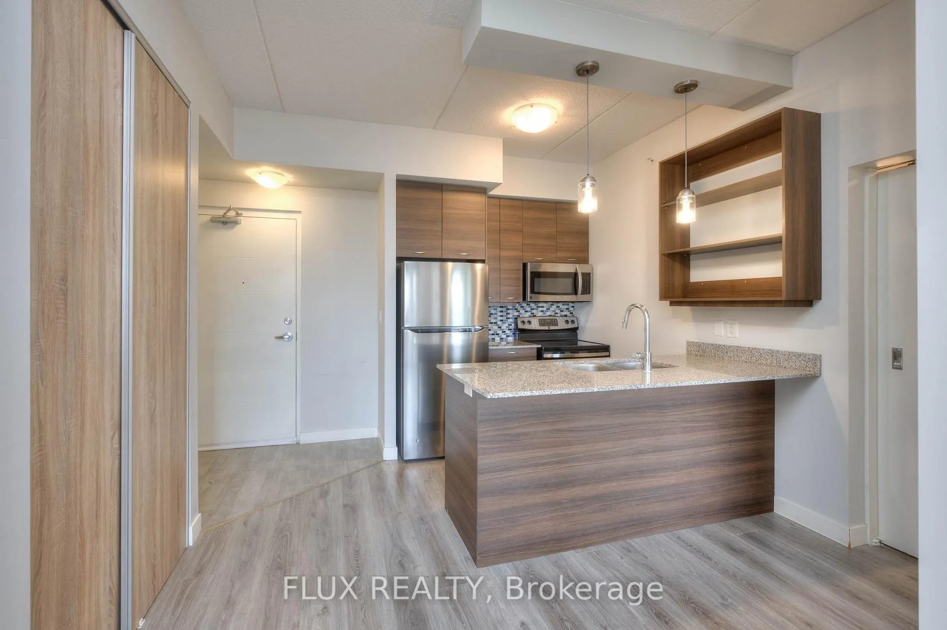 Photo 6 of Unit 808, 318 Spruce Street, Waterloo, Beechwood/University — HOMEH