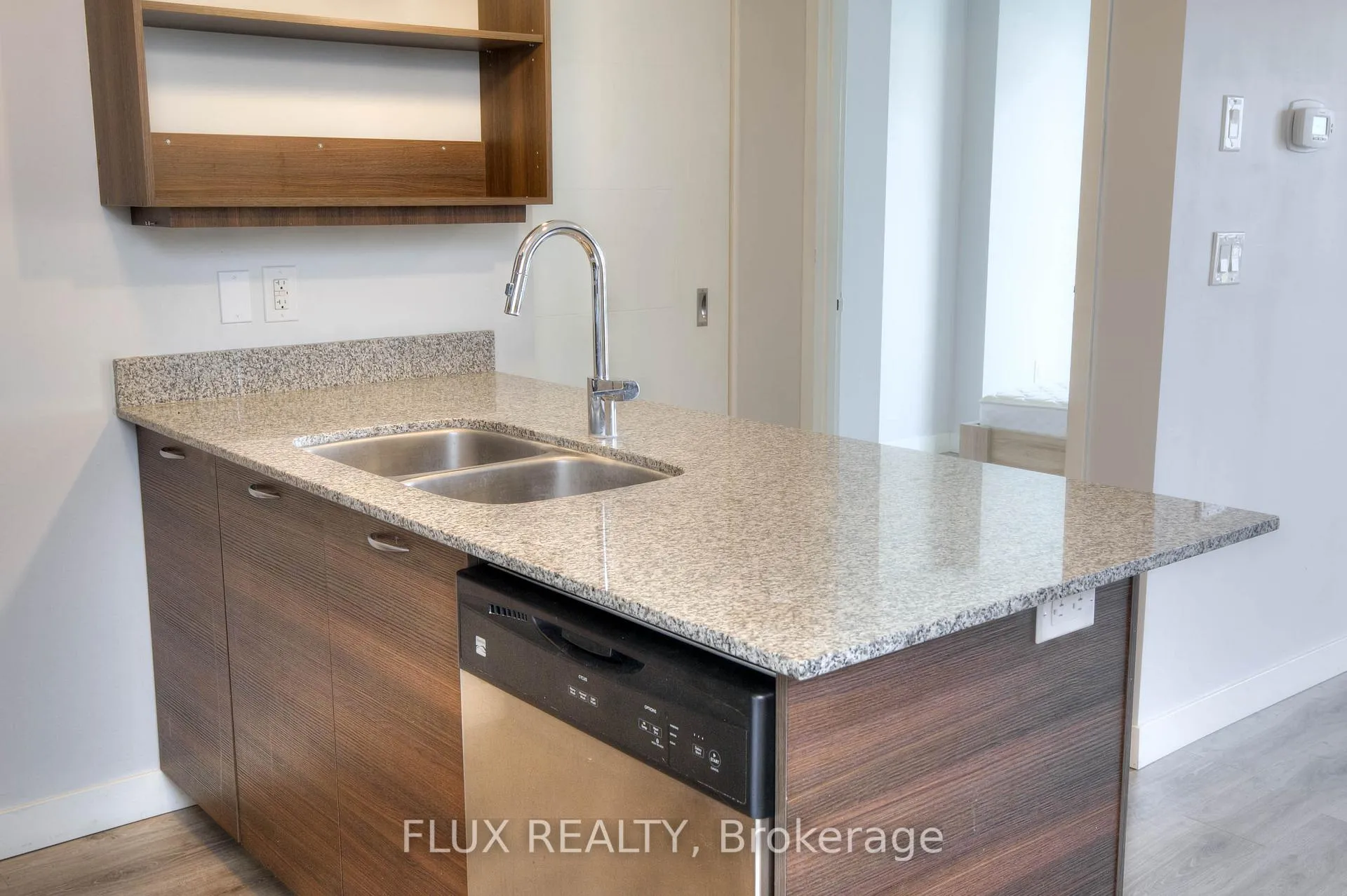 Photo 9 of Unit 808, 318 Spruce Street, Waterloo, Beechwood/University — HOMEH