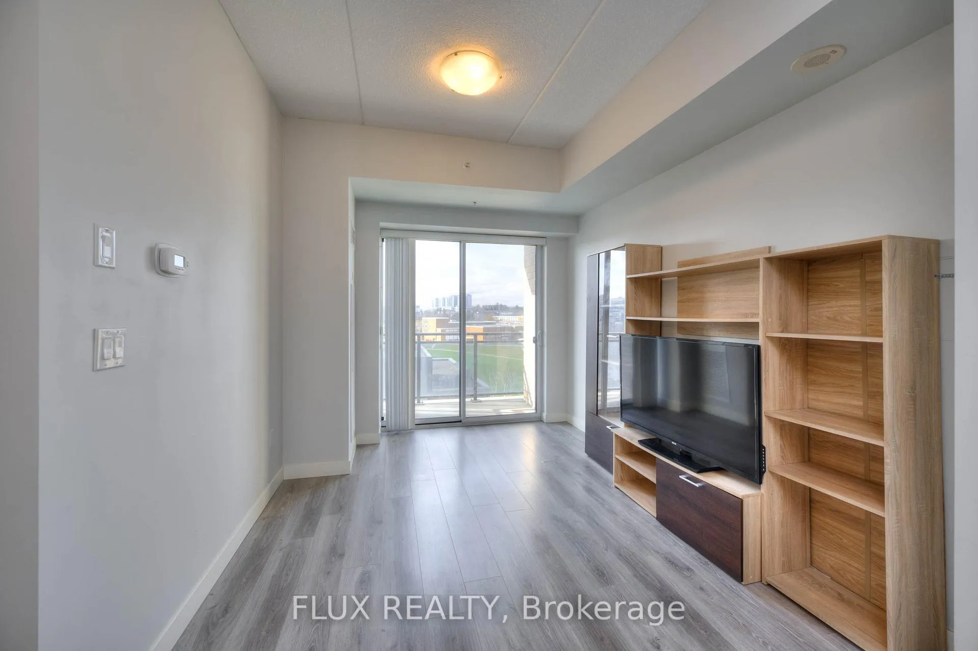 Photo 12 of Unit 808, 318 Spruce Street, Waterloo, Beechwood/University — HOMEH
