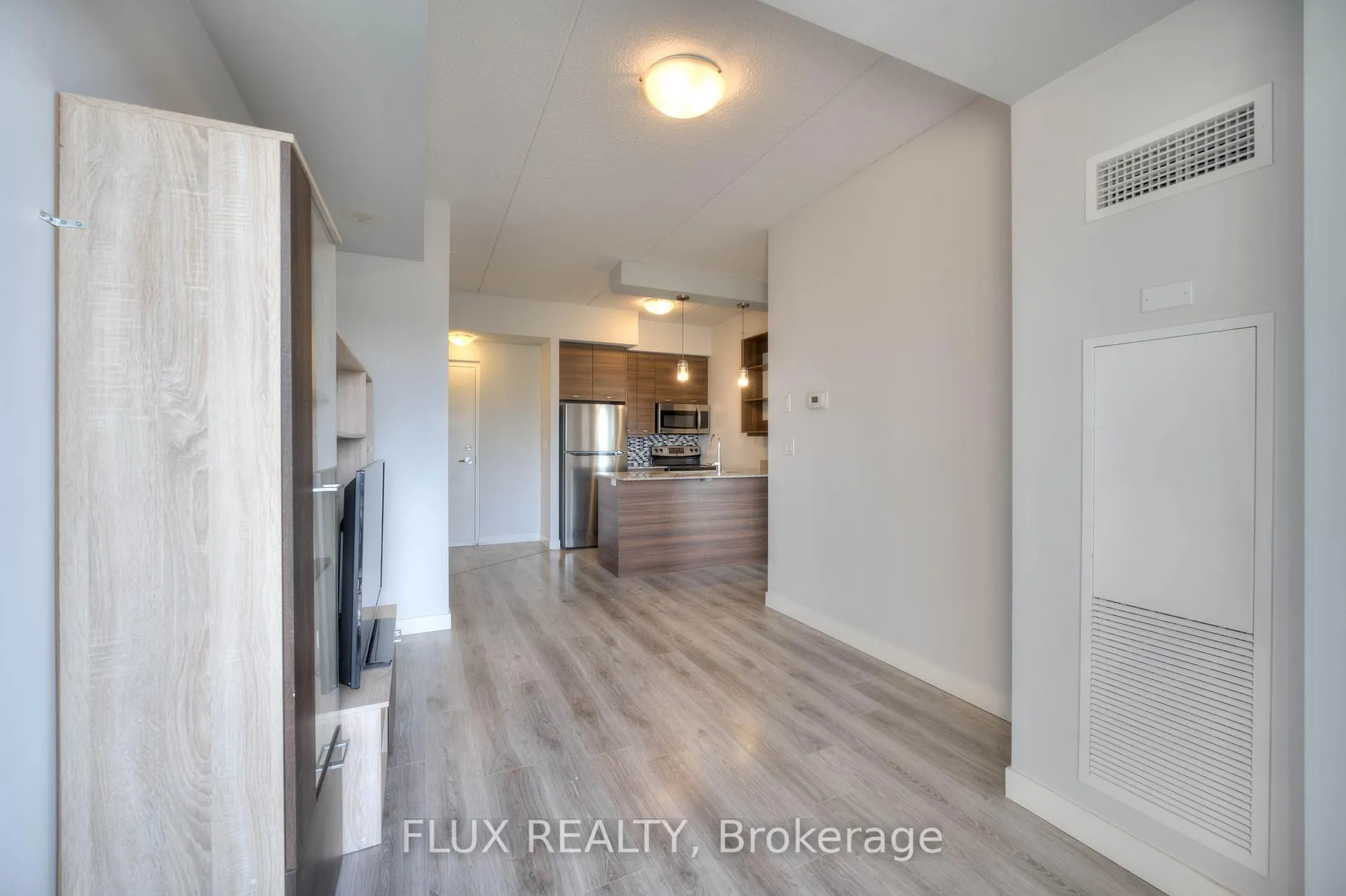 Photo 13 of Unit 808, 318 Spruce Street, Waterloo, Beechwood/University — HOMEH