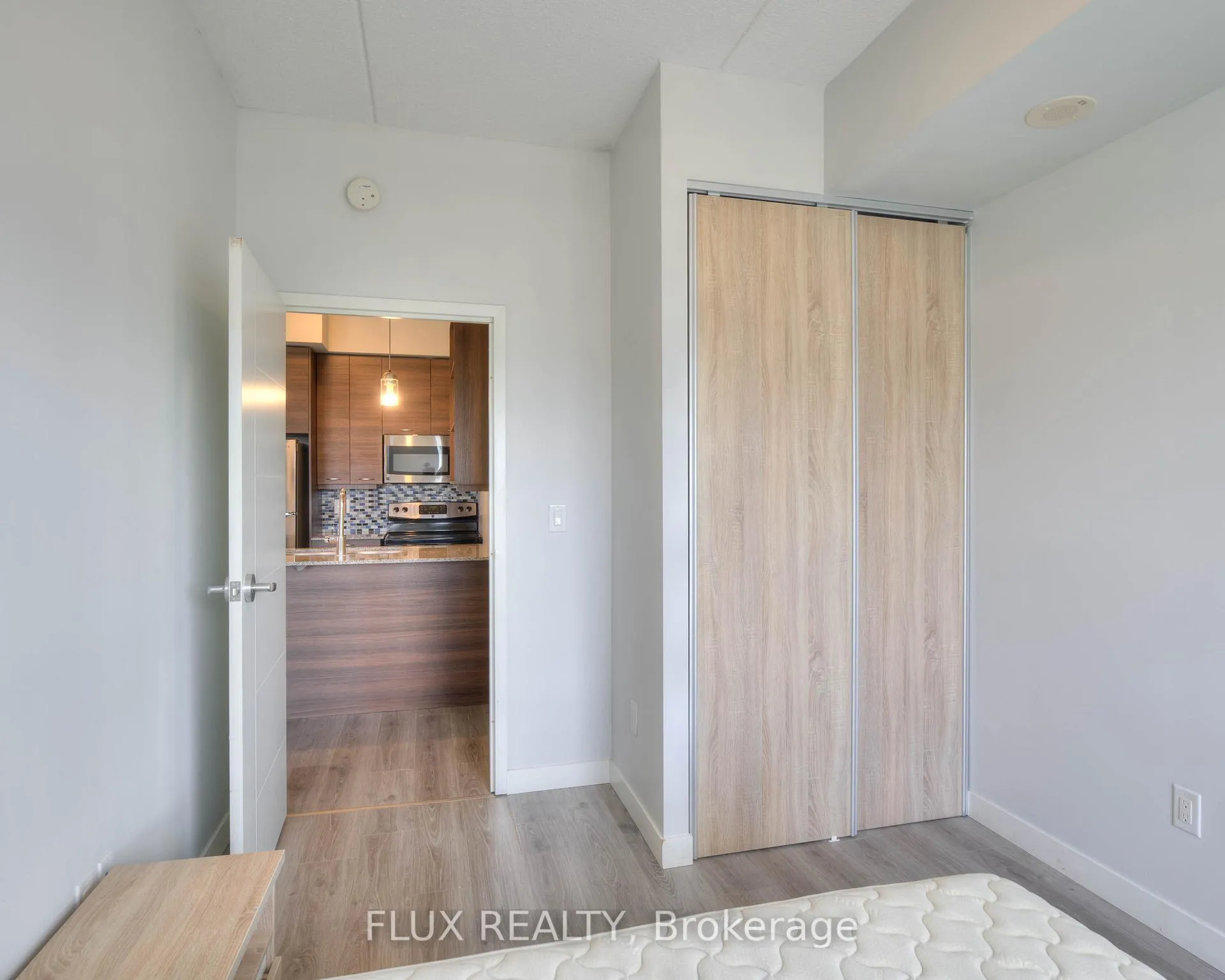 Photo 15 of Unit 808, 318 Spruce Street, Waterloo, Beechwood/University — HOMEH