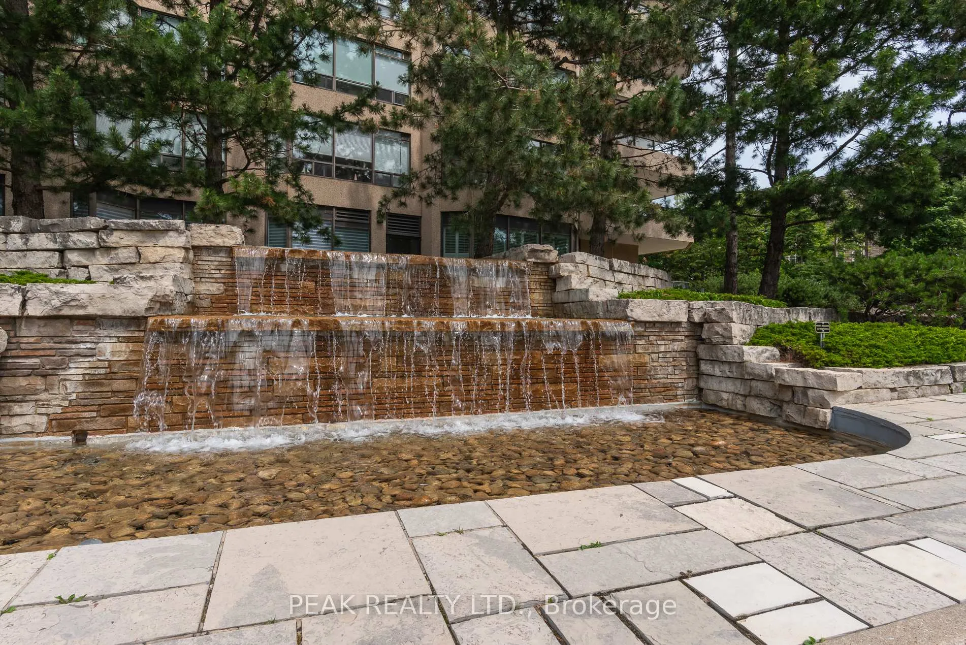 Photo 3 of Unit 1603, 6 Willow Street, Waterloo, Uptown Waterloo — HOMEH
