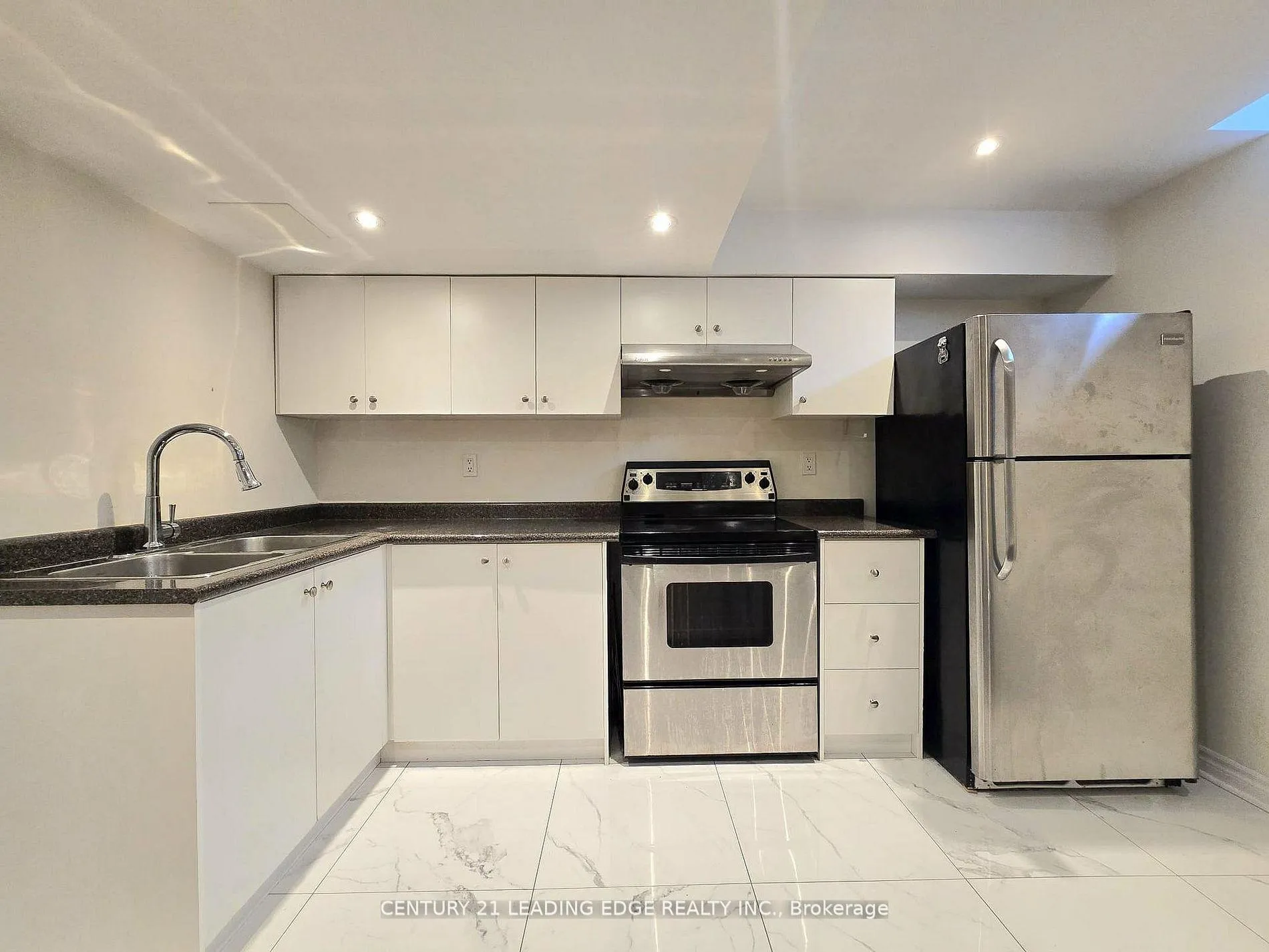 Photo 4 of 51 Braden Way, Vaughan, Vellore Village — HOMEH