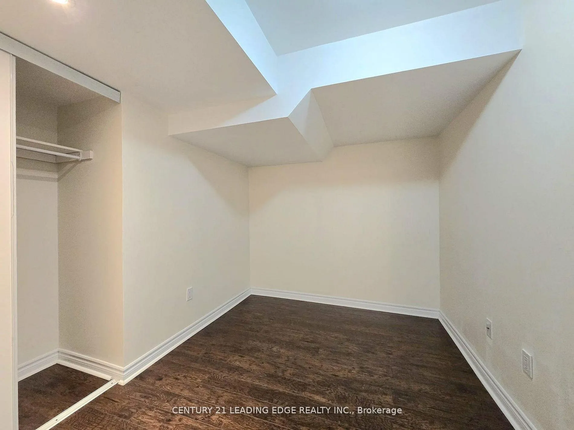 Photo 9 of 51 Braden Way, Vaughan, Vellore Village — HOMEH