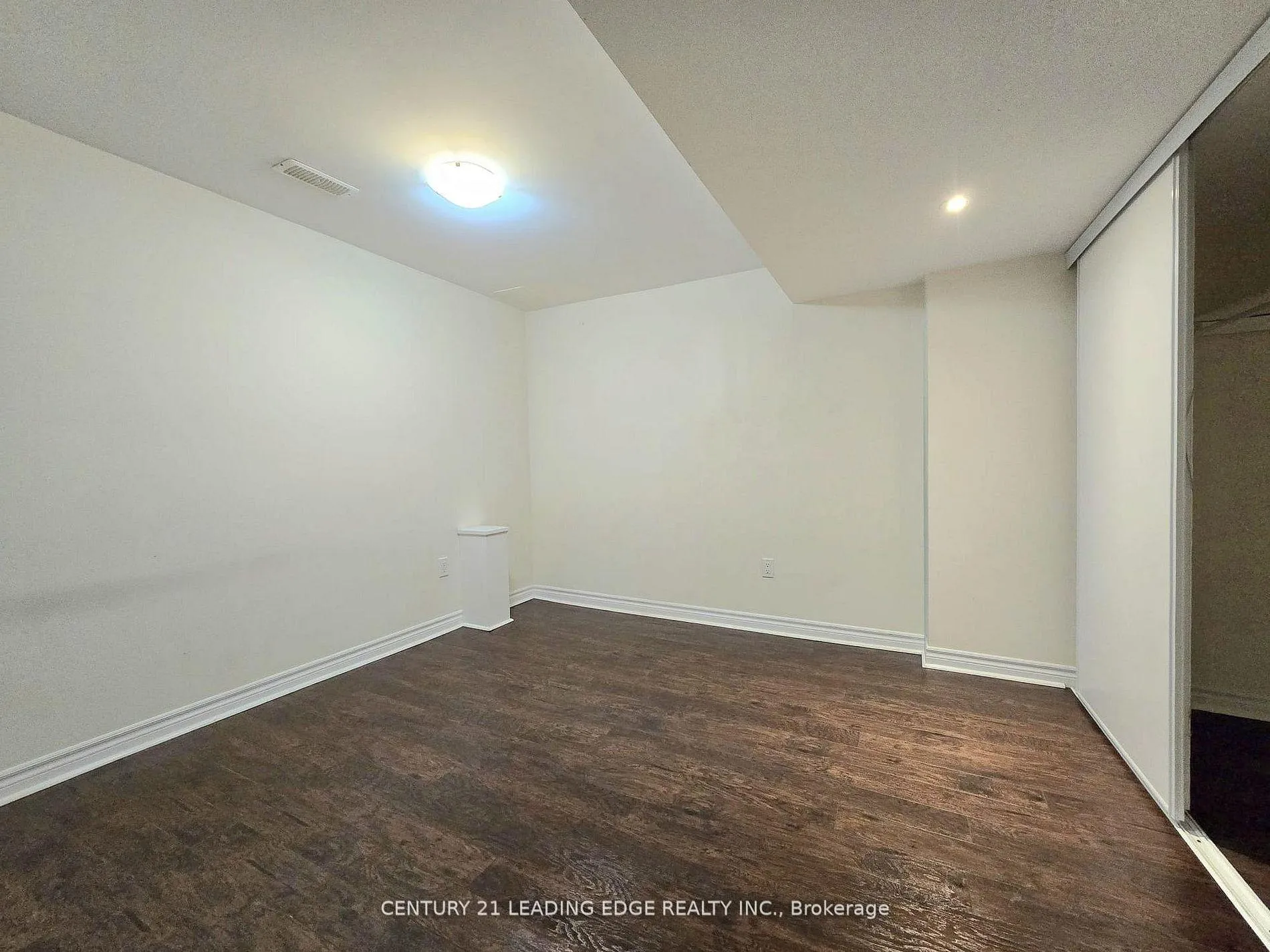 Photo 10 of 51 Braden Way, Vaughan, Vellore Village — HOMEH