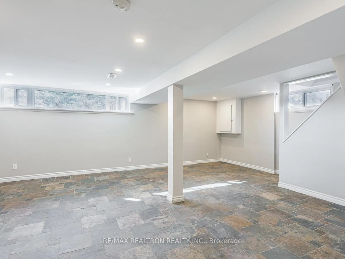 Photo 5 of 72B Dunning Avenue, Aurora, Aurora Village — HOMEH