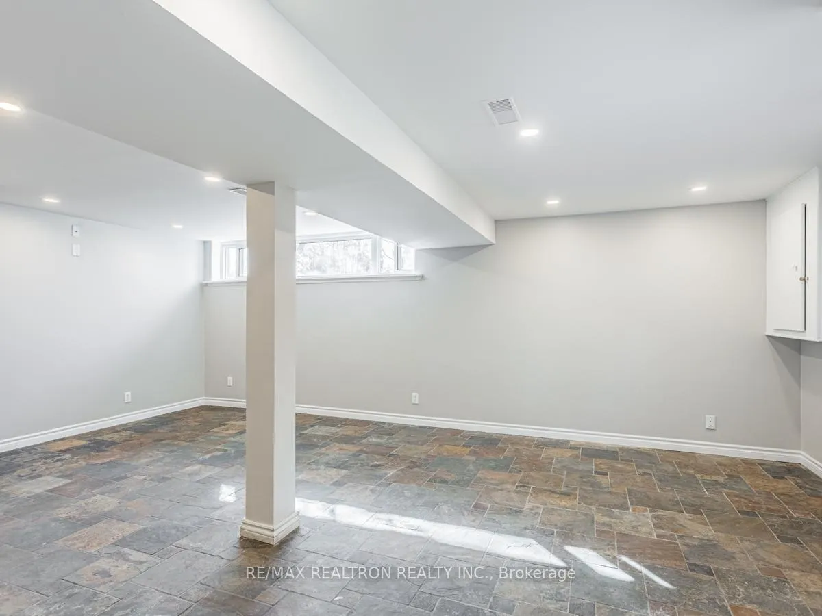 Photo 6 of 72B Dunning Avenue, Aurora, Aurora Village — HOMEH
