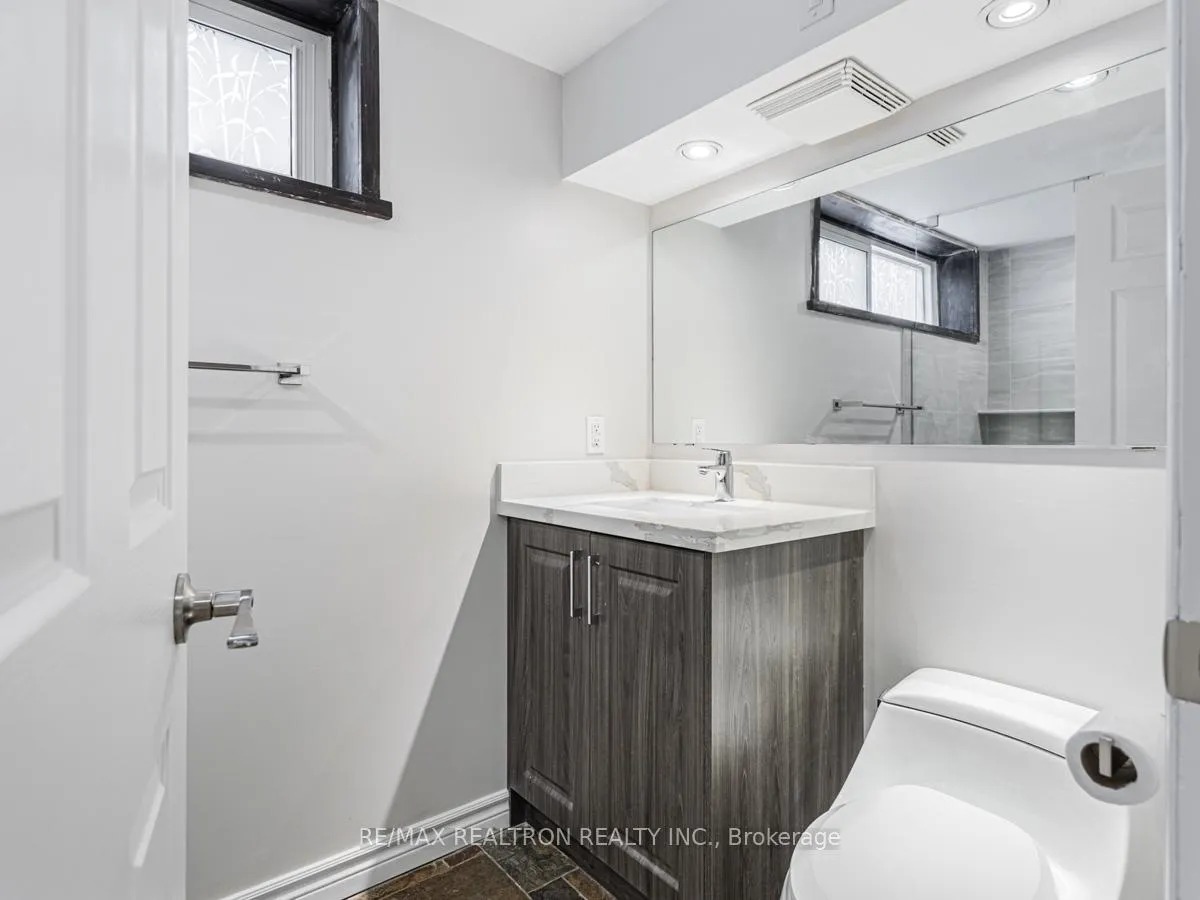 Photo 11 of 72B Dunning Avenue, Aurora, Aurora Village — HOMEH