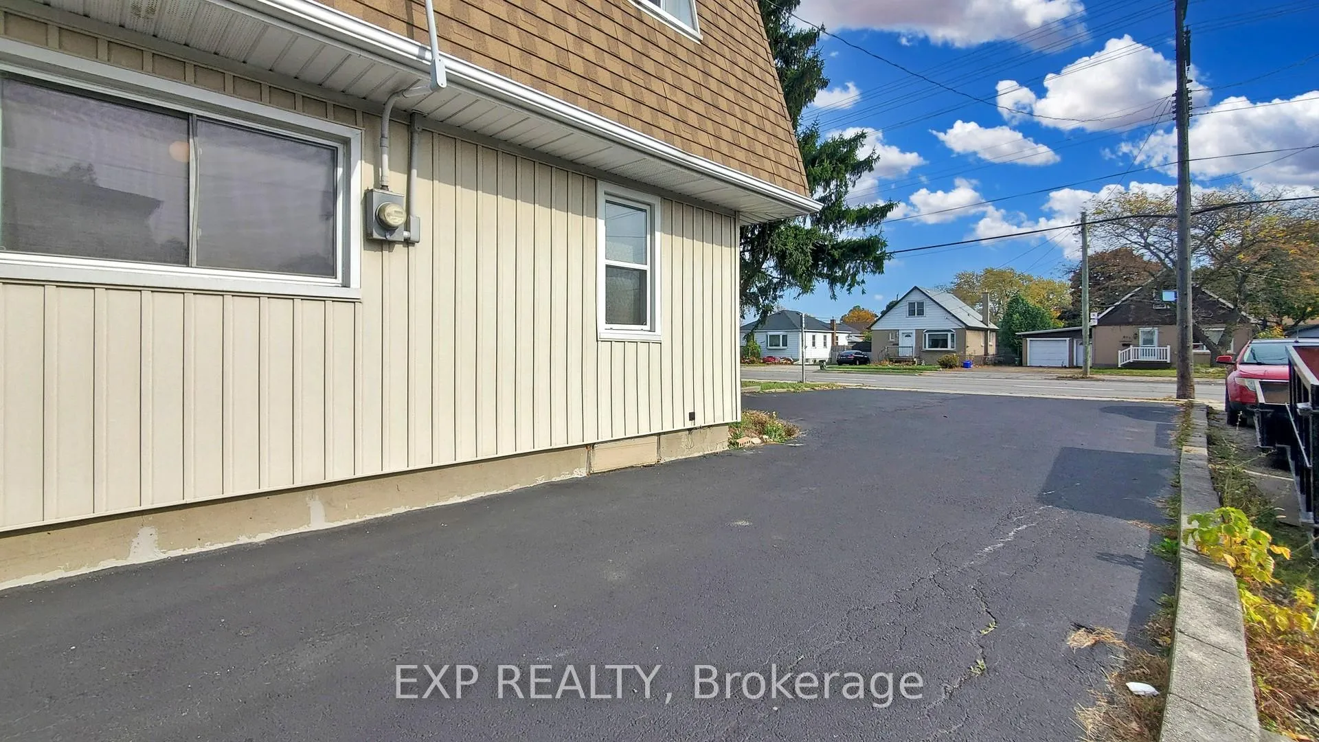 Photo 4 of 870 Upper Wellington Street, Hamilton, Balfour — HOMEH