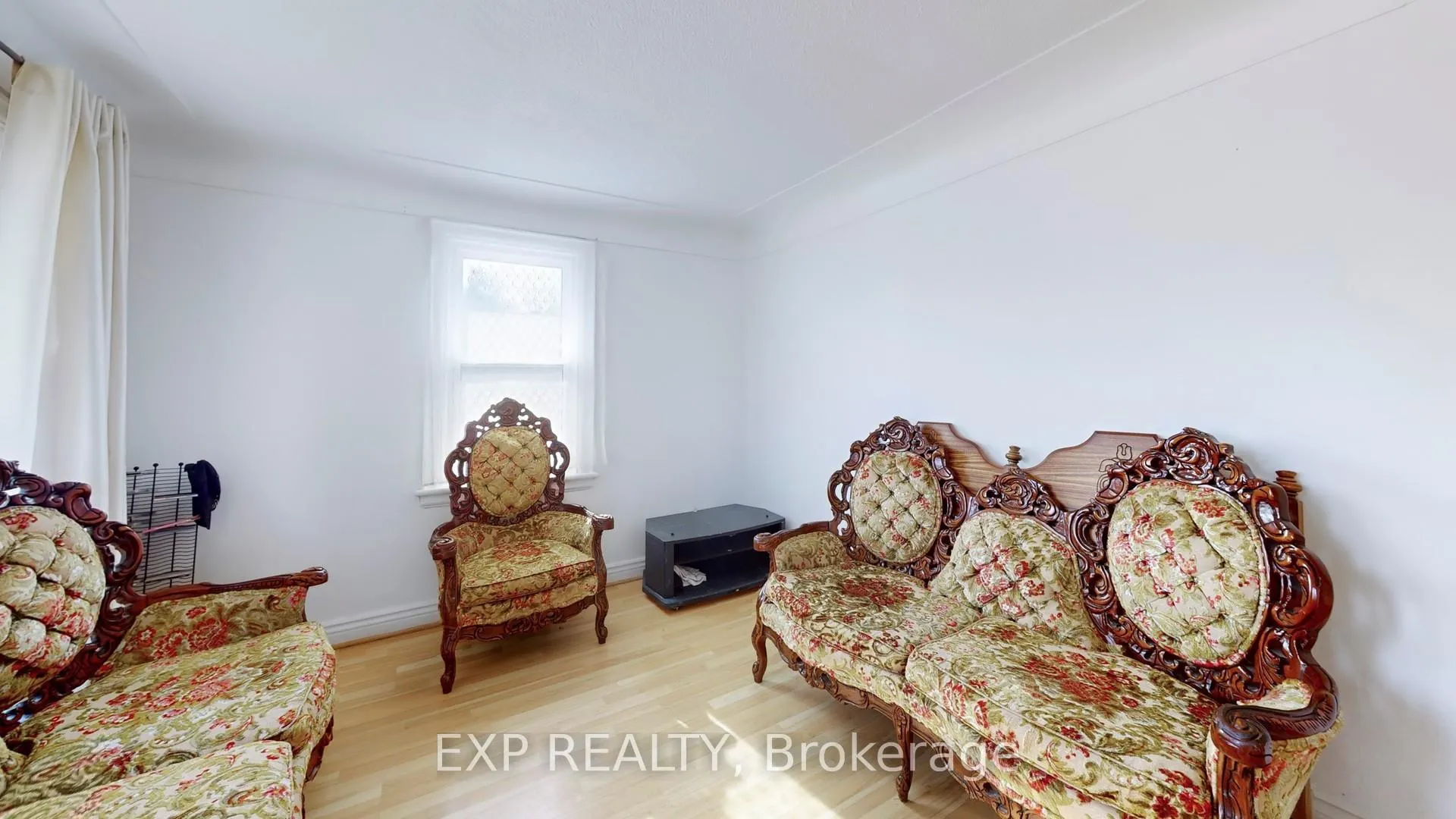 Photo 6 of 870 Upper Wellington Street, Hamilton, Balfour — HOMEH