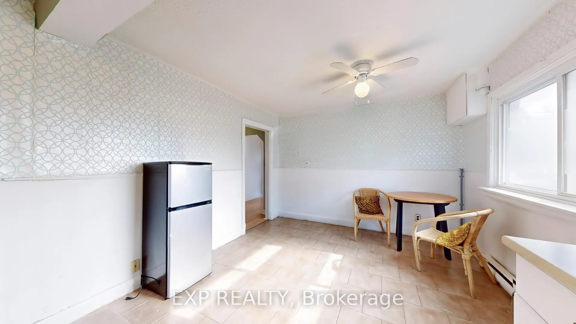 Photo 11 of 870 Upper Wellington Street, Hamilton, Balfour — HOMEH