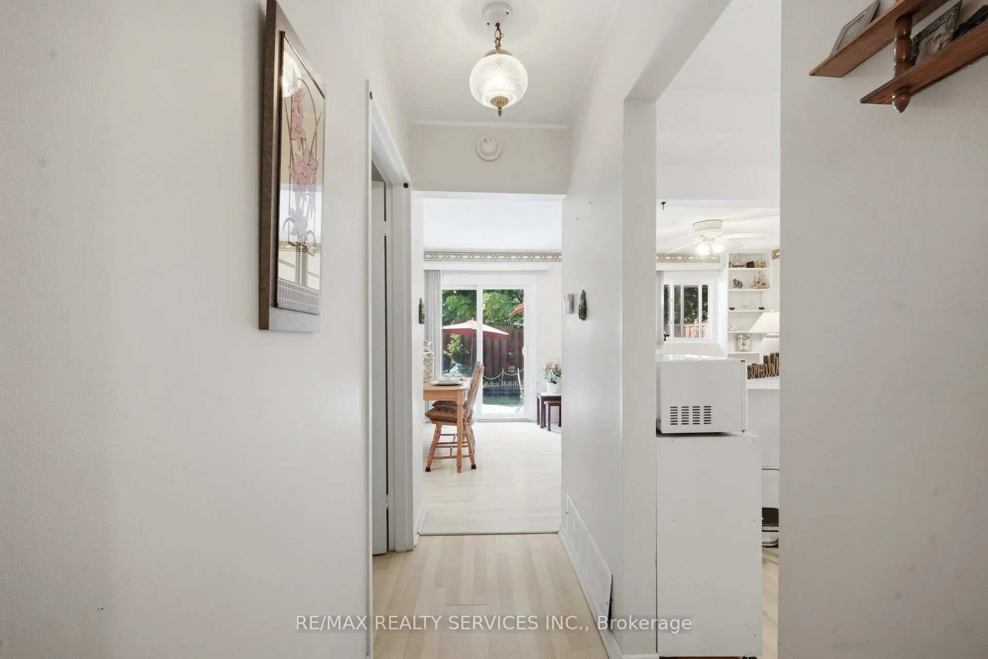 Photo 6 of 14 Tara Park Crescent, Brampton, Brampton North — HOMEH