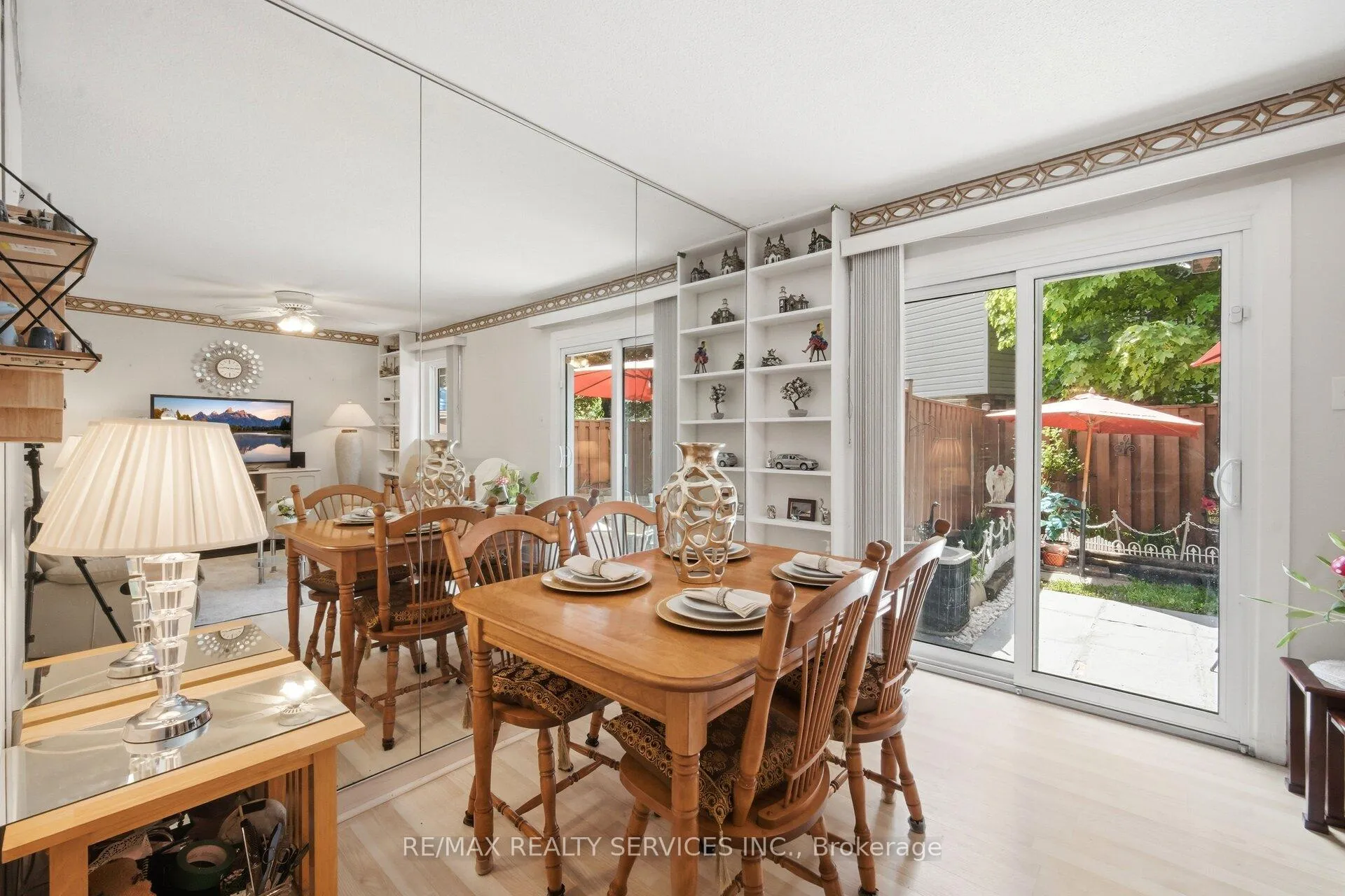 Photo 8 of 14 Tara Park Crescent, Brampton, Brampton North — HOMEH