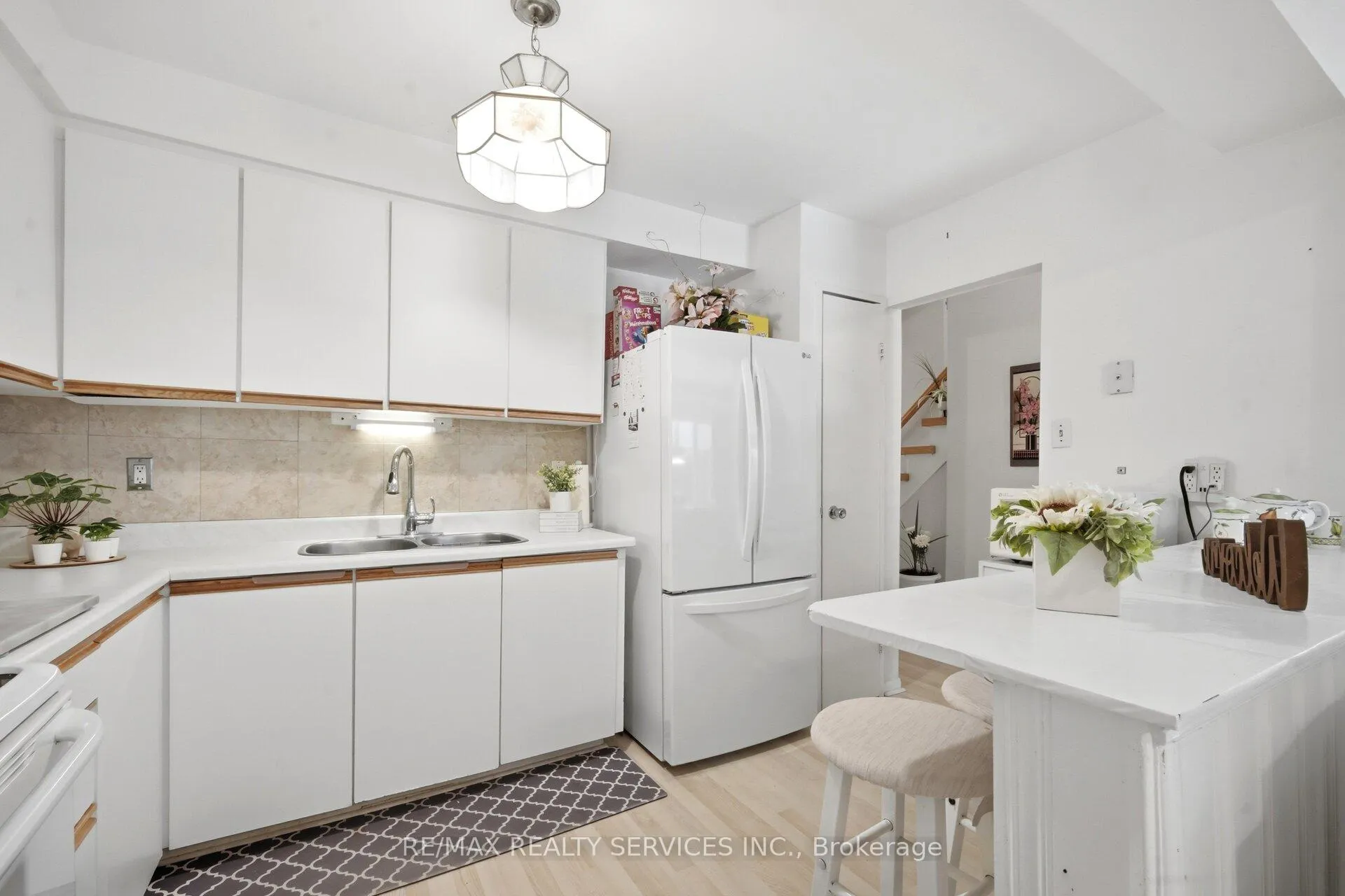Photo 14 of 14 Tara Park Crescent, Brampton, Brampton North — HOMEH
