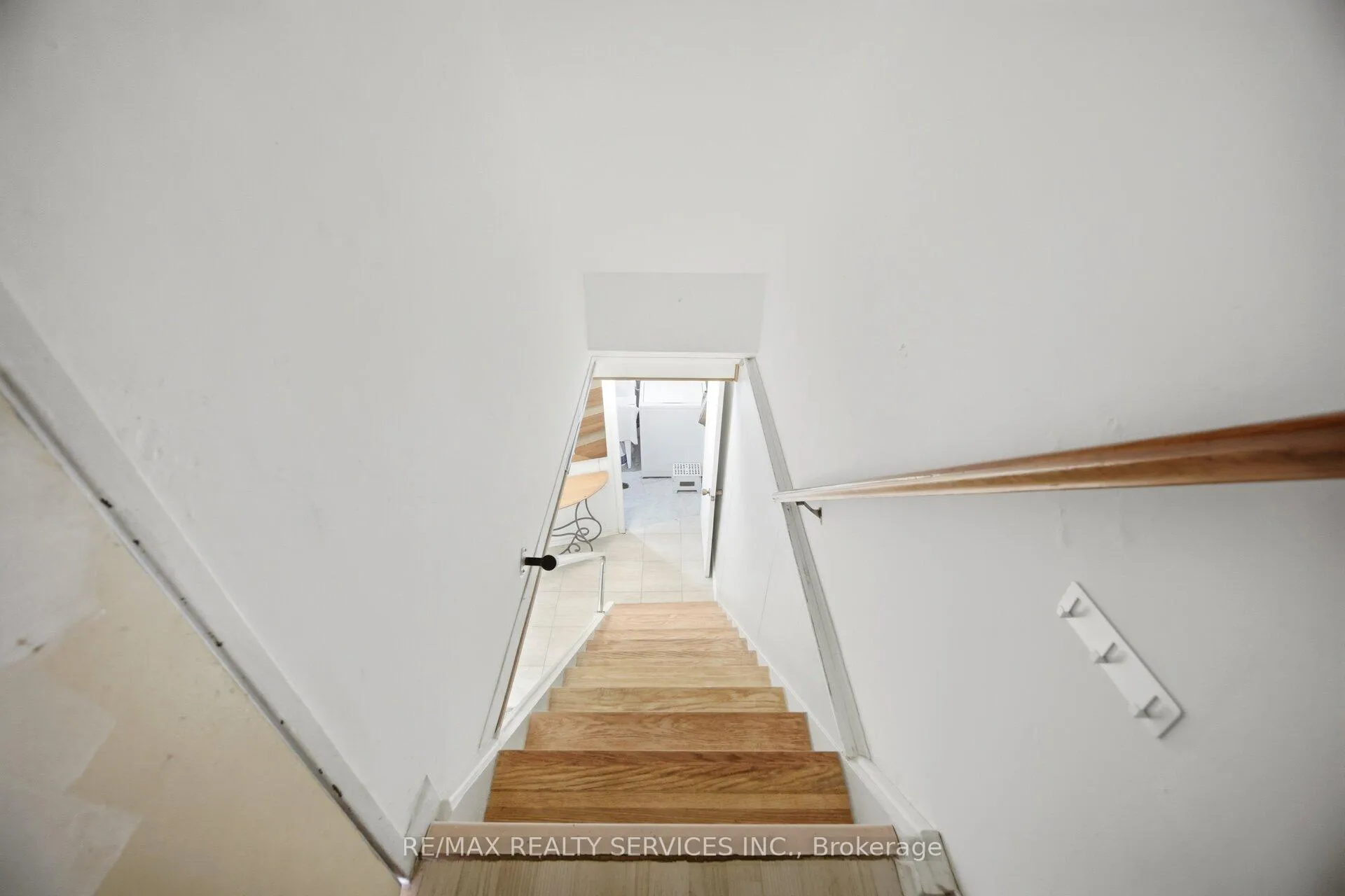 Photo 33 of 14 Tara Park Crescent, Brampton, Brampton North — HOMEH