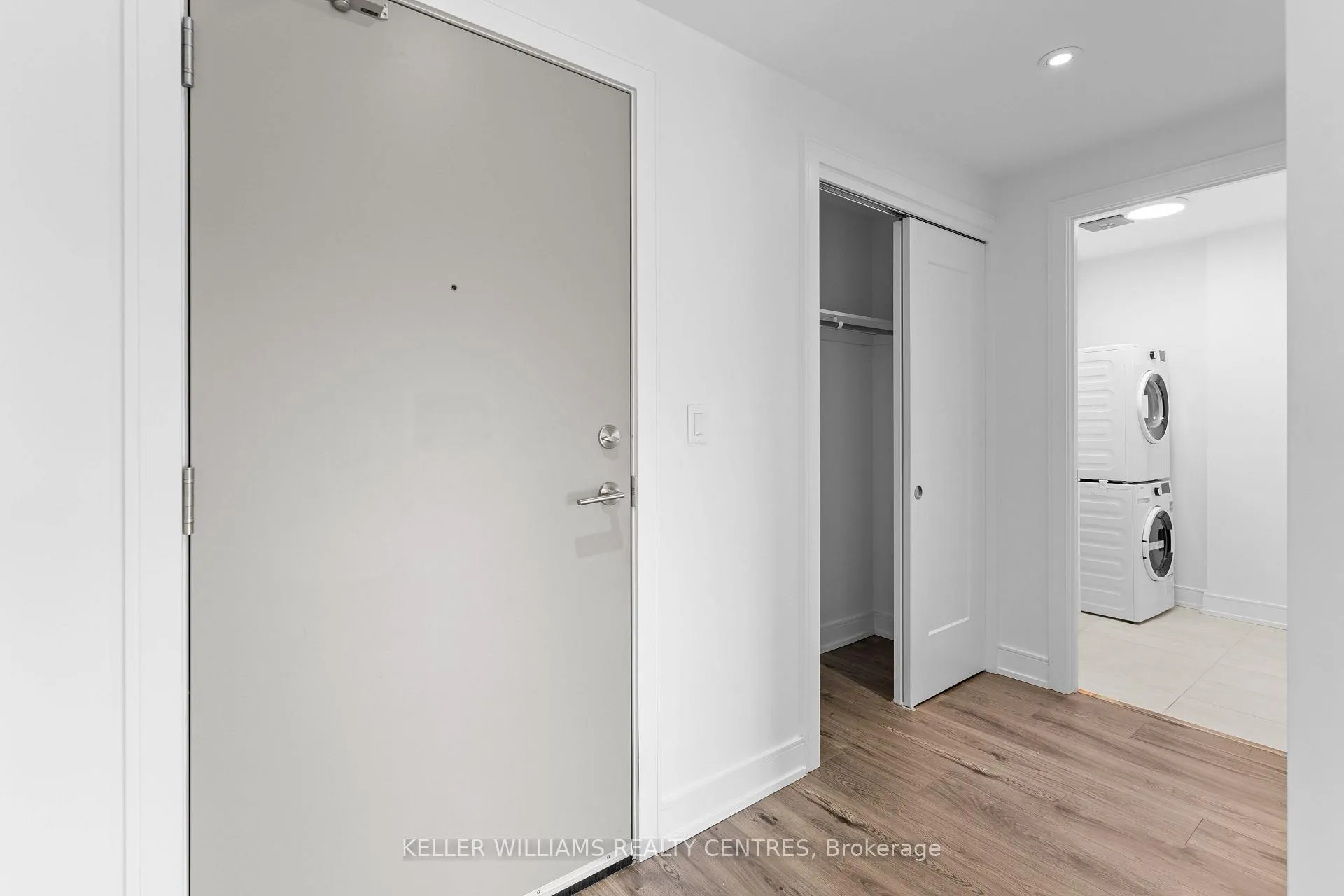 Photo 3 of Unit 621, 185 Dunlop Street E, Barrie, Lakeshore — HOMEH