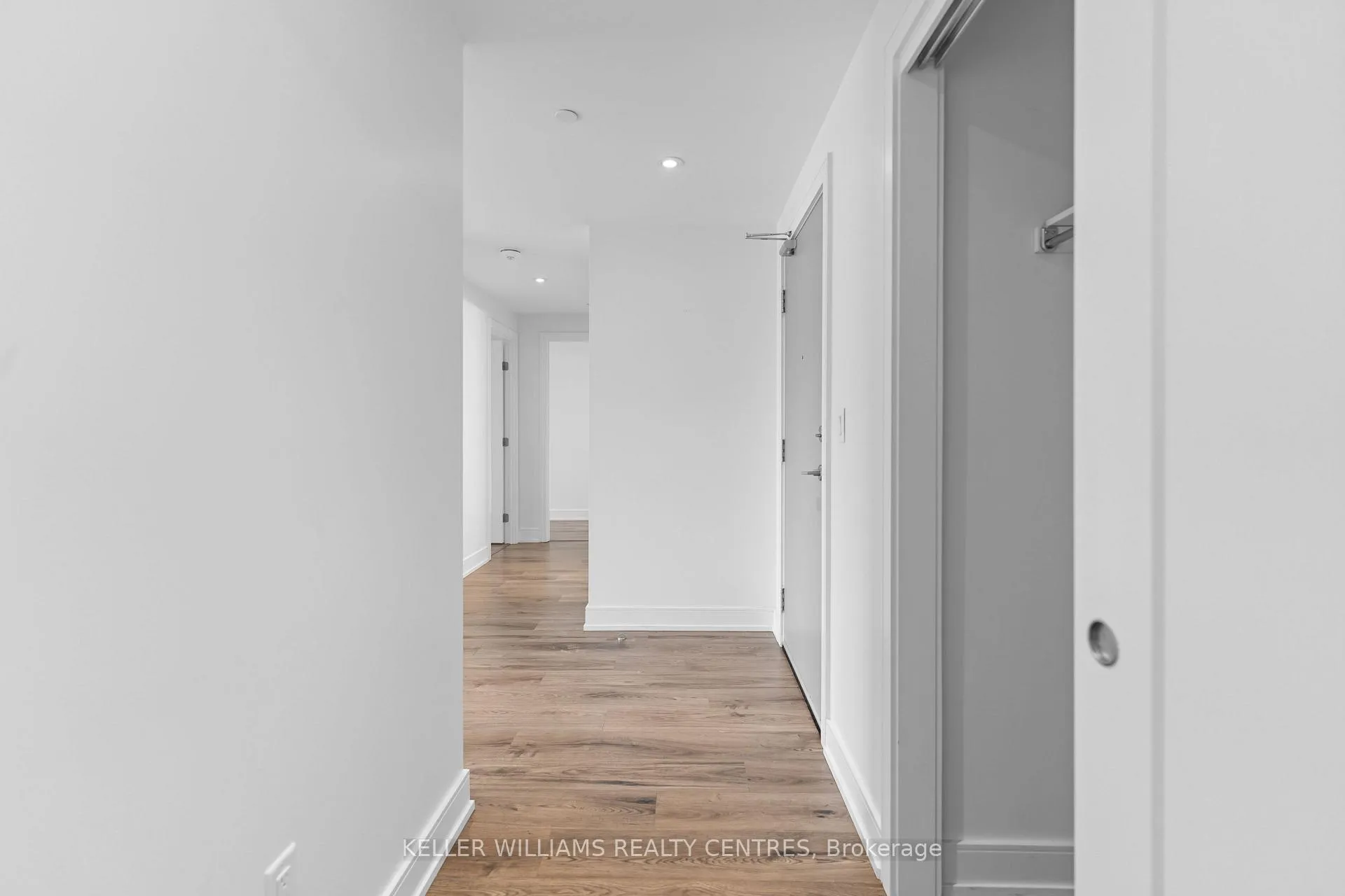 Photo 5 of Unit 621, 185 Dunlop Street E, Barrie, Lakeshore — HOMEH