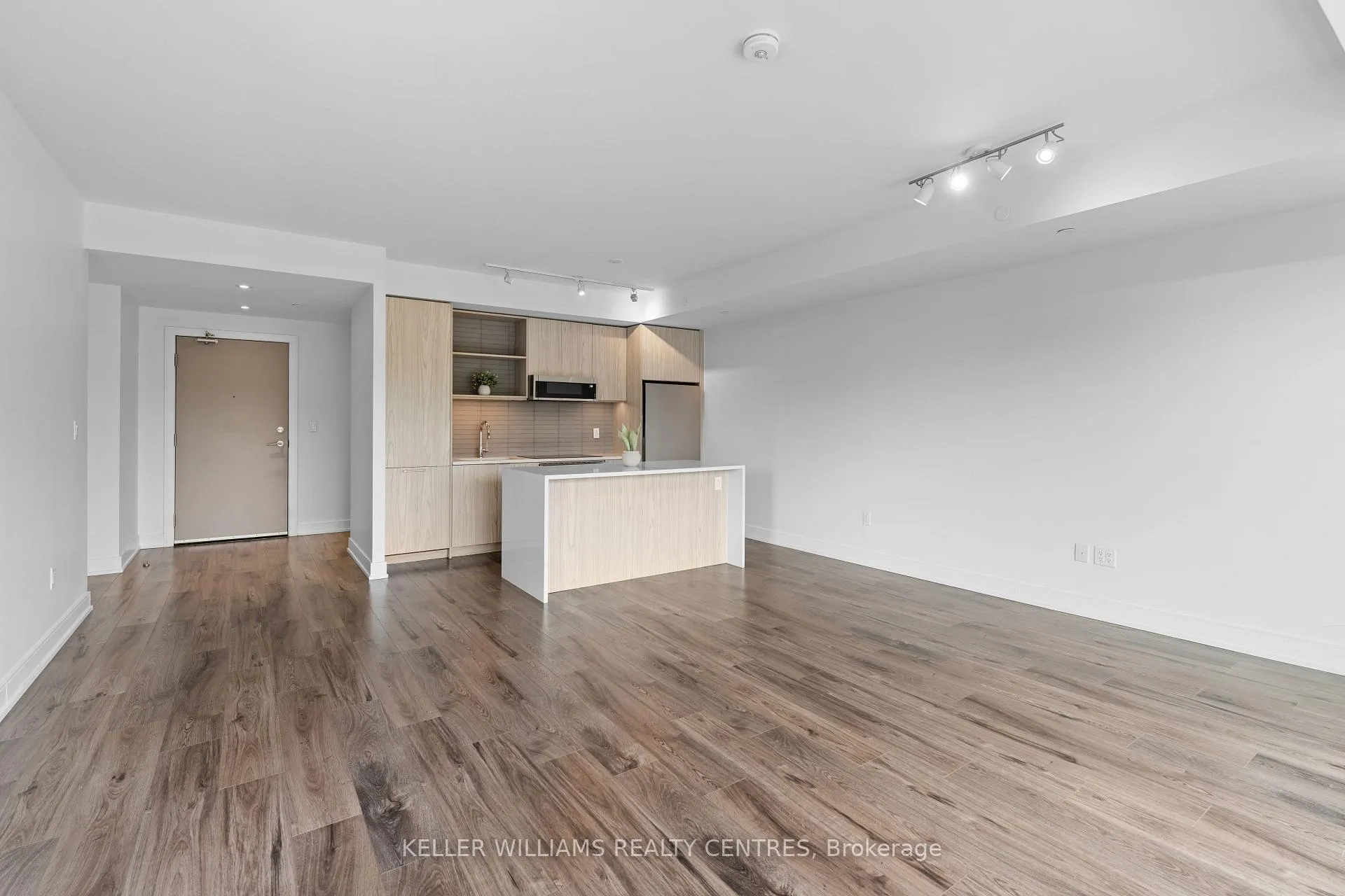 Photo 7 of Unit 621, 185 Dunlop Street E, Barrie, Lakeshore — HOMEH