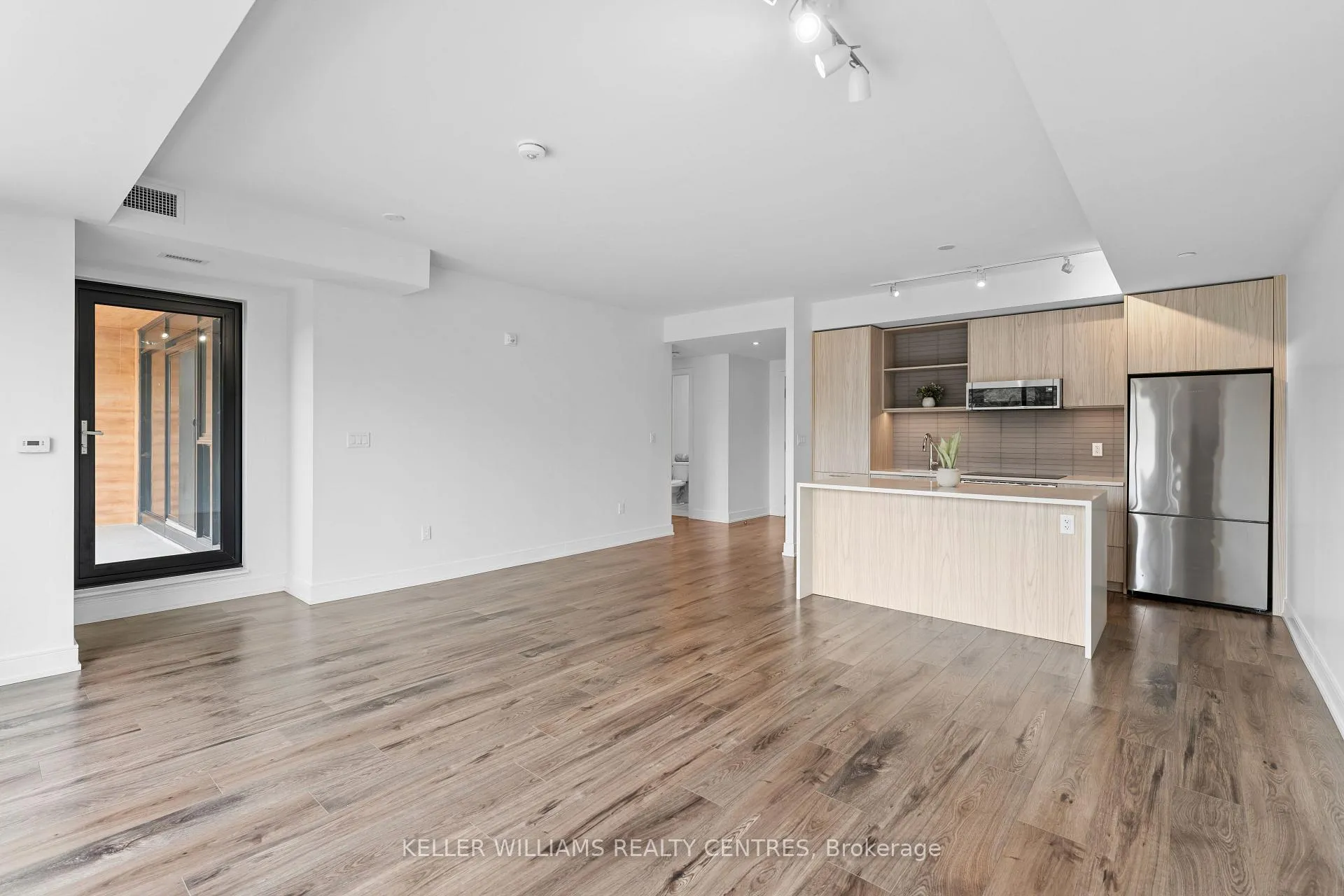 Photo 8 of Unit 621, 185 Dunlop Street E, Barrie, Lakeshore — HOMEH