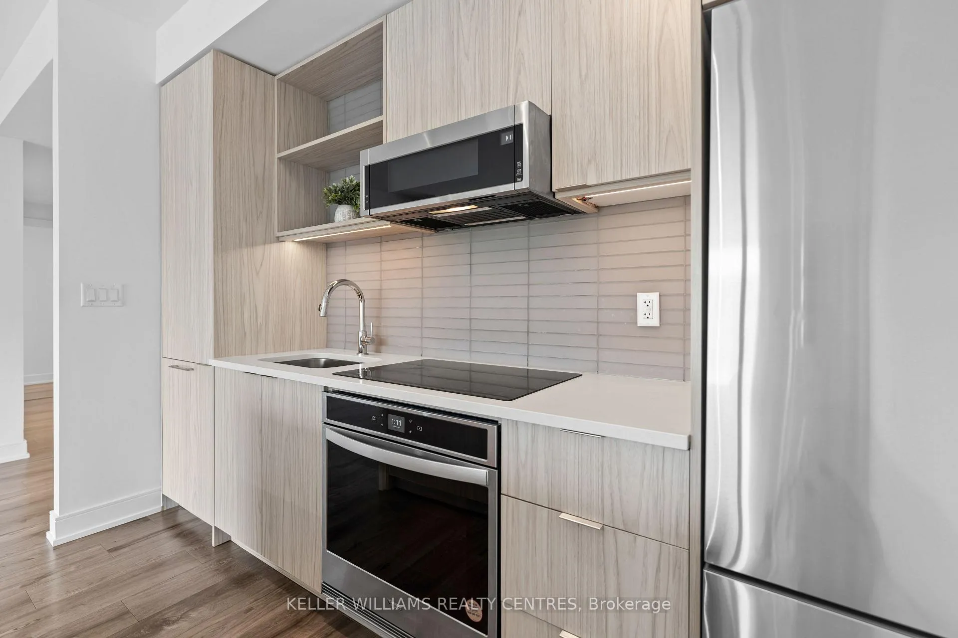 Photo 10 of Unit 621, 185 Dunlop Street E, Barrie, Lakeshore — HOMEH
