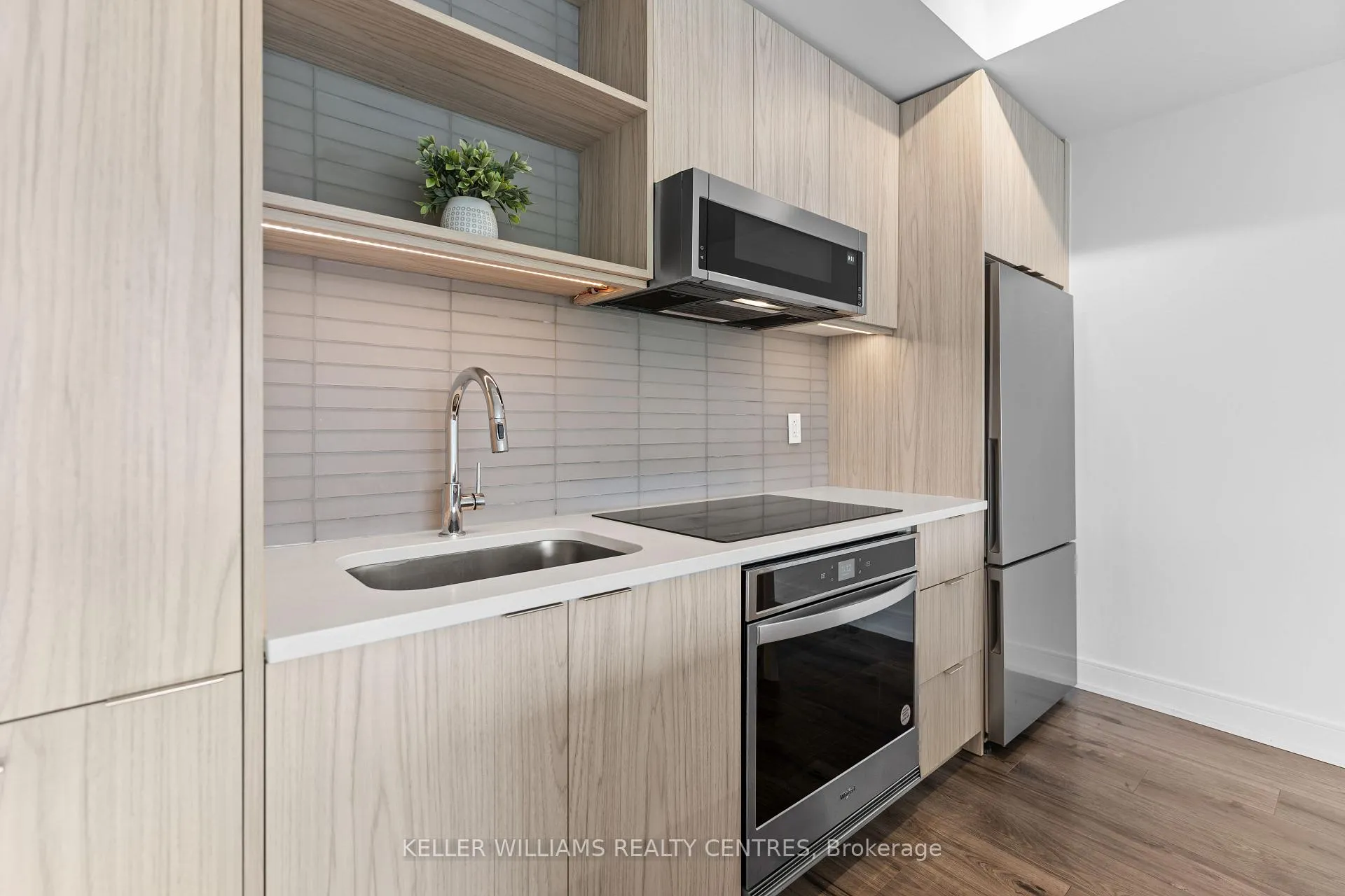 Photo 11 of Unit 621, 185 Dunlop Street E, Barrie, Lakeshore — HOMEH