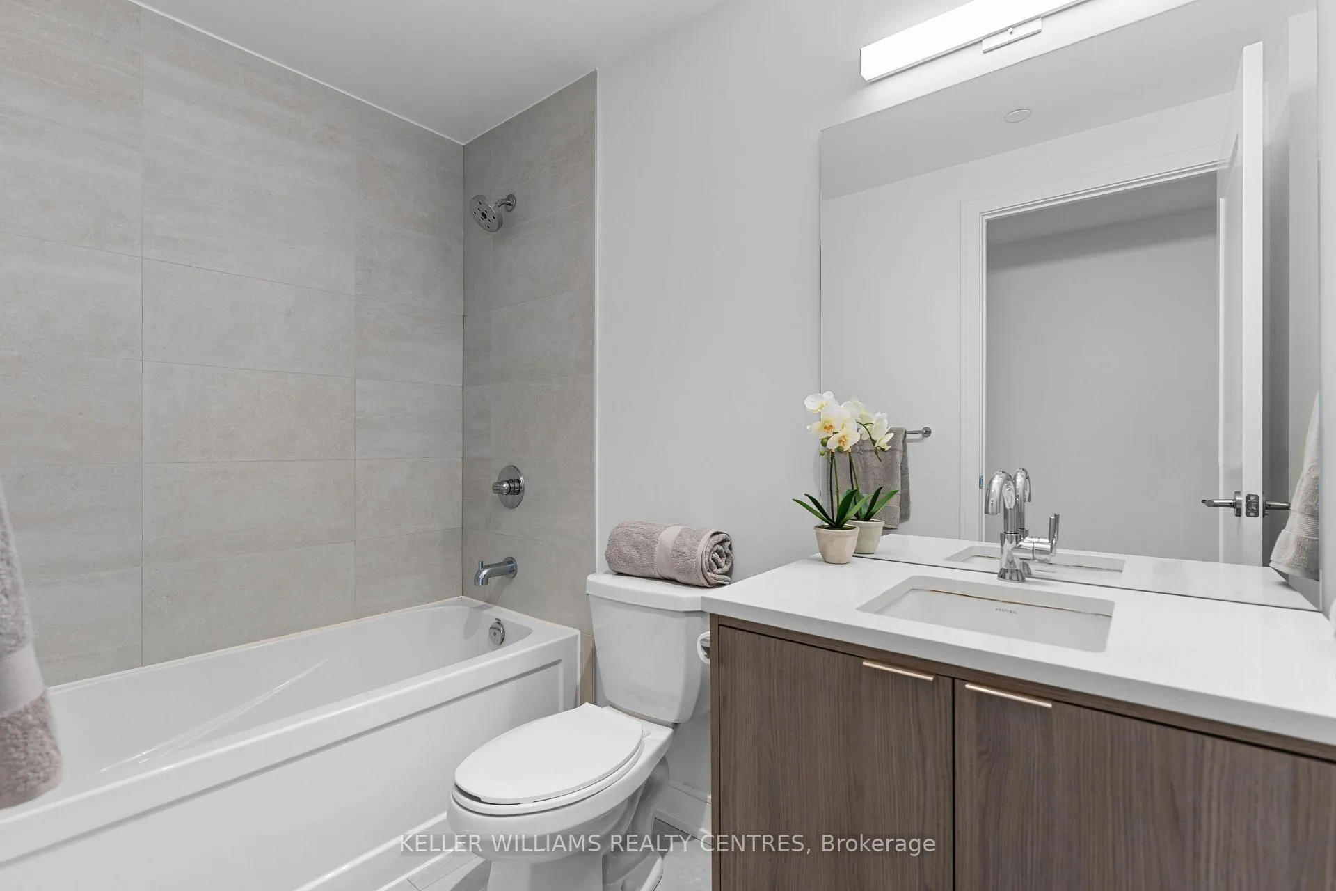 Photo 14 of Unit 621, 185 Dunlop Street E, Barrie, Lakeshore — HOMEH