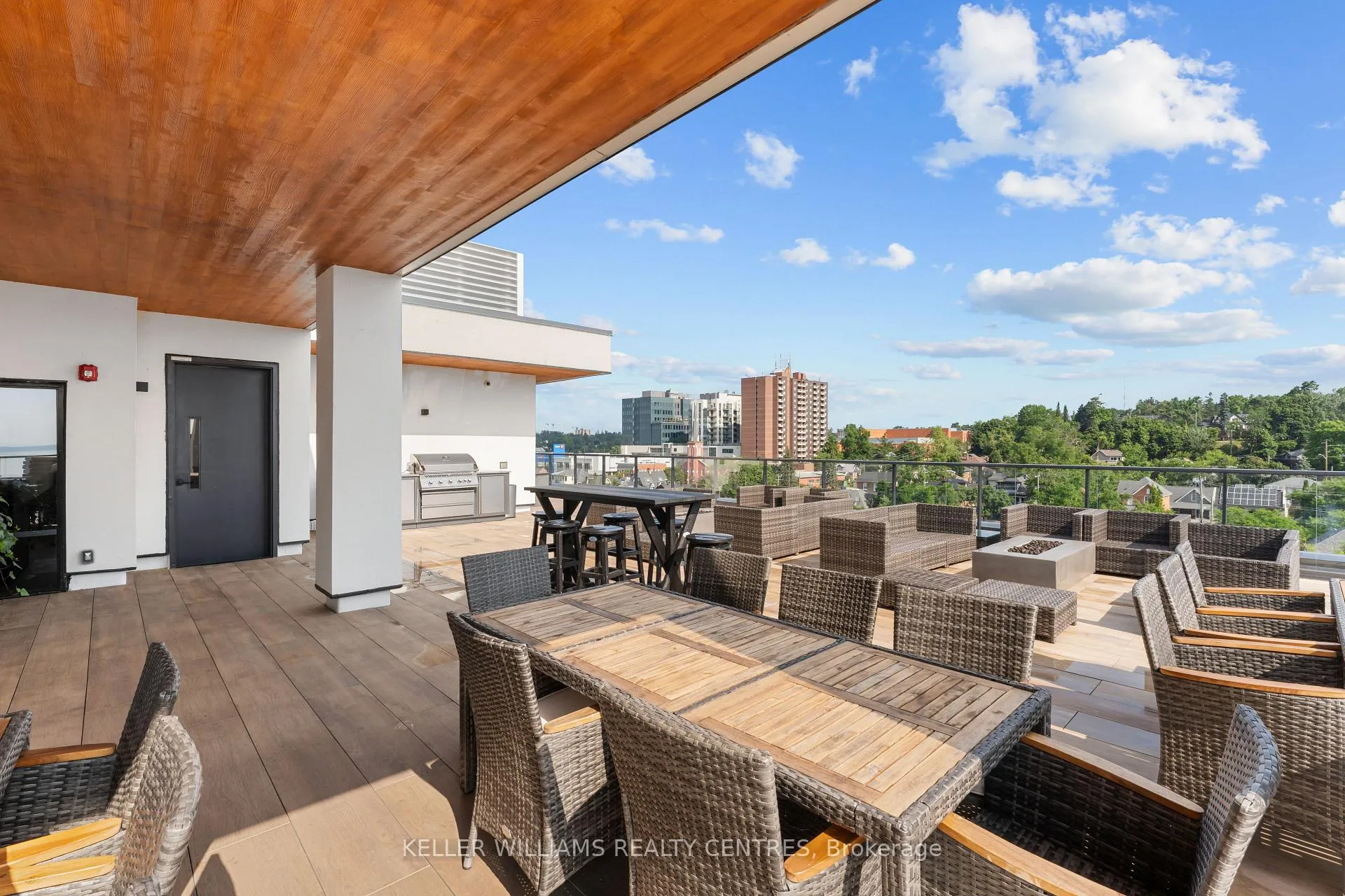 Photo 32 of Unit 621, 185 Dunlop Street E, Barrie, Lakeshore — HOMEH