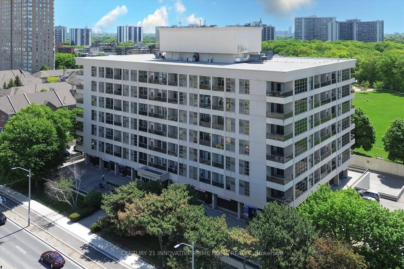 Photo 3 of Unit 507, 1 Leaside Park Drive, Toronto, Thorncliffe Park — HOMEH