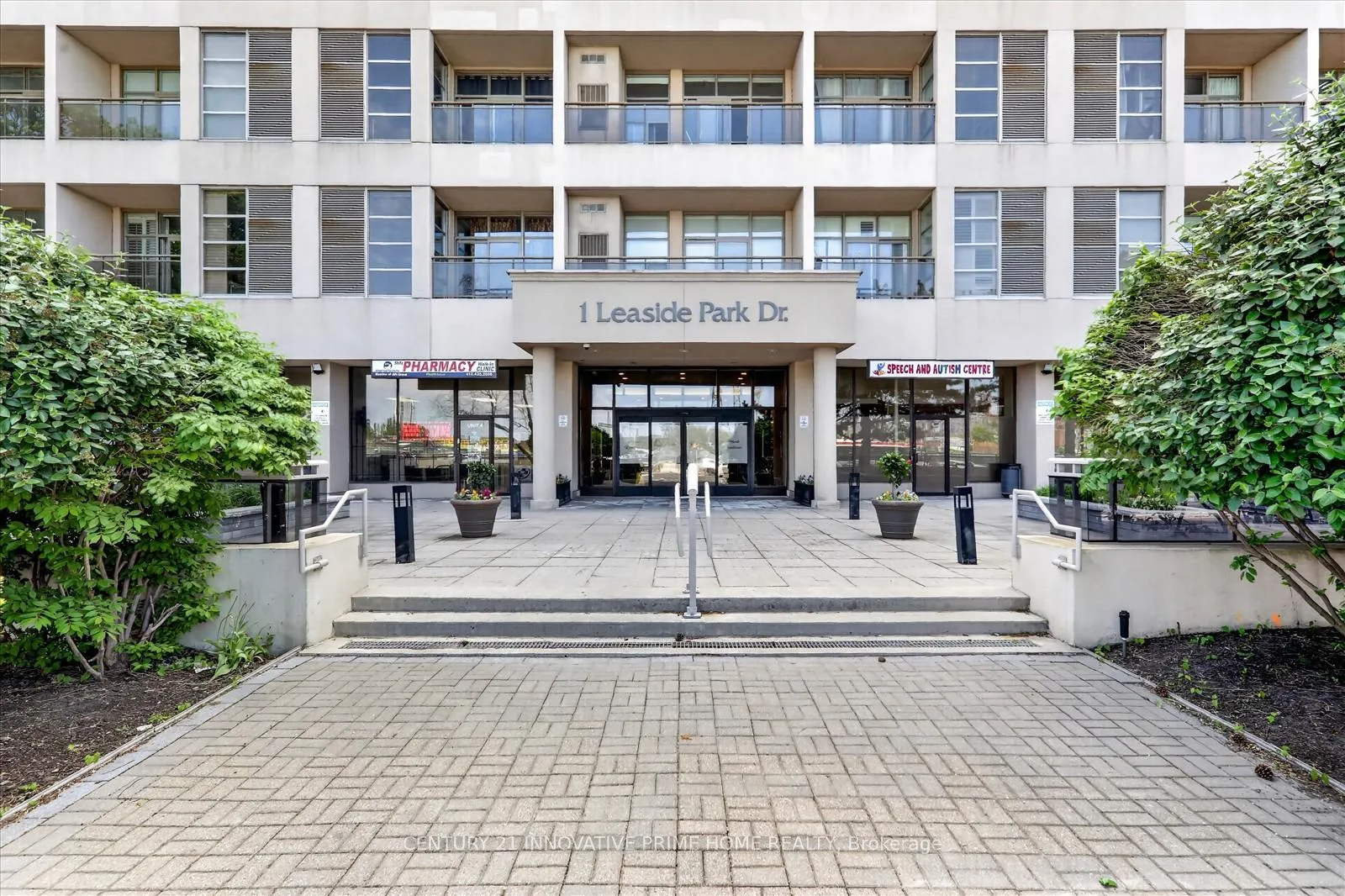 Photo 4 of Unit 507, 1 Leaside Park Drive, Toronto, Thorncliffe Park — HOMEH