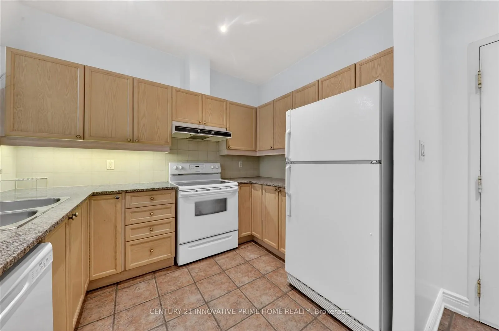 Photo 10 of Unit 507, 1 Leaside Park Drive, Toronto, Thorncliffe Park — HOMEH