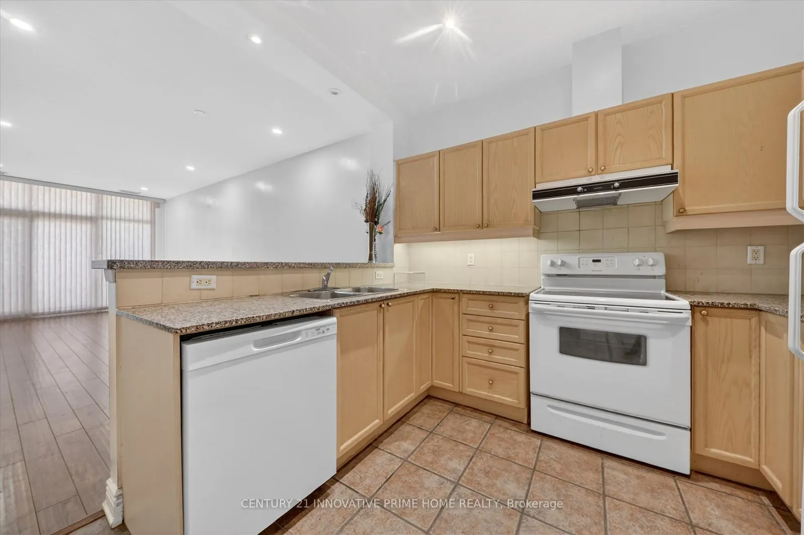 Photo 11 of Unit 507, 1 Leaside Park Drive, Toronto, Thorncliffe Park — HOMEH