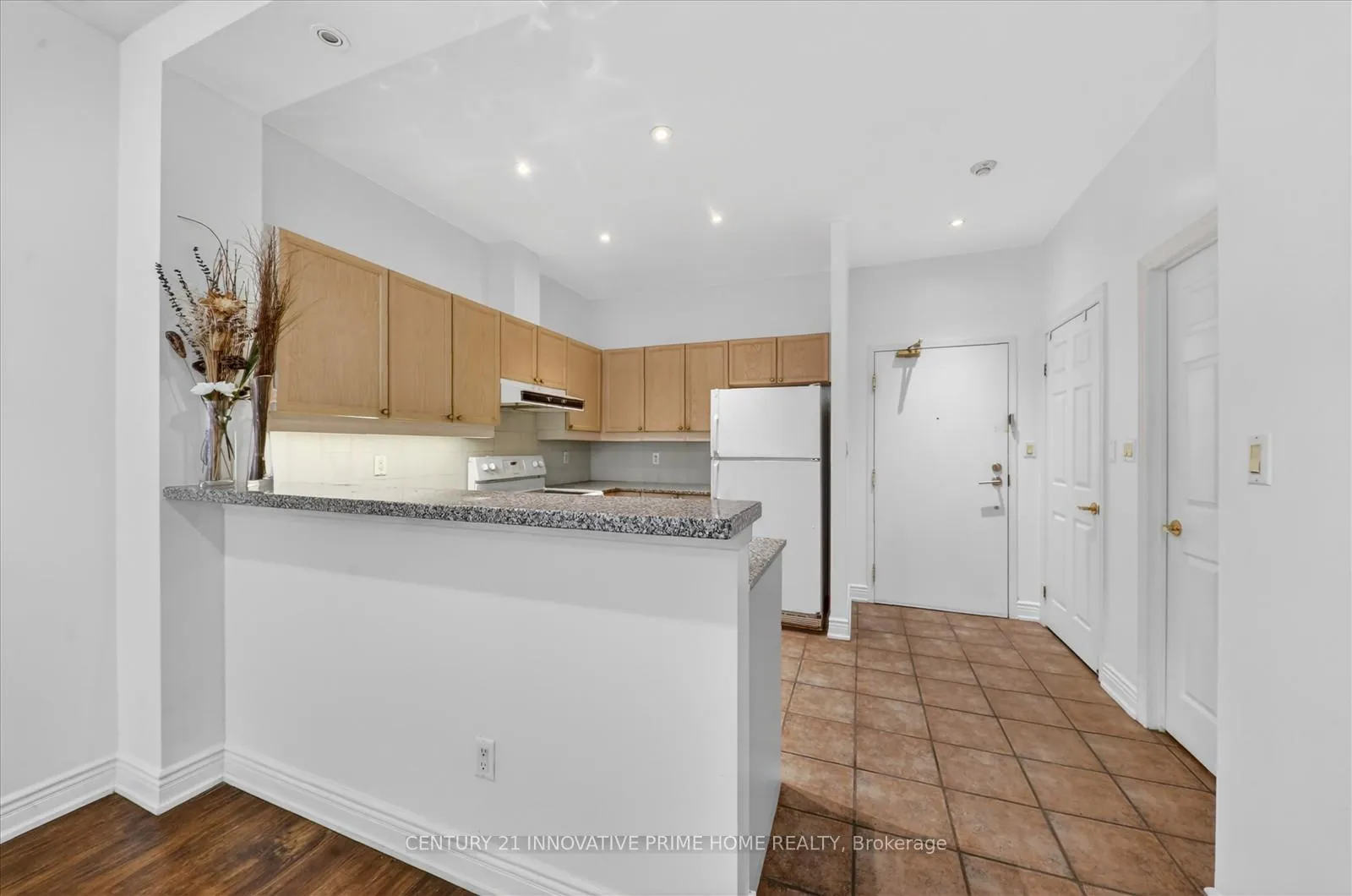 Photo 12 of Unit 507, 1 Leaside Park Drive, Toronto, Thorncliffe Park — HOMEH