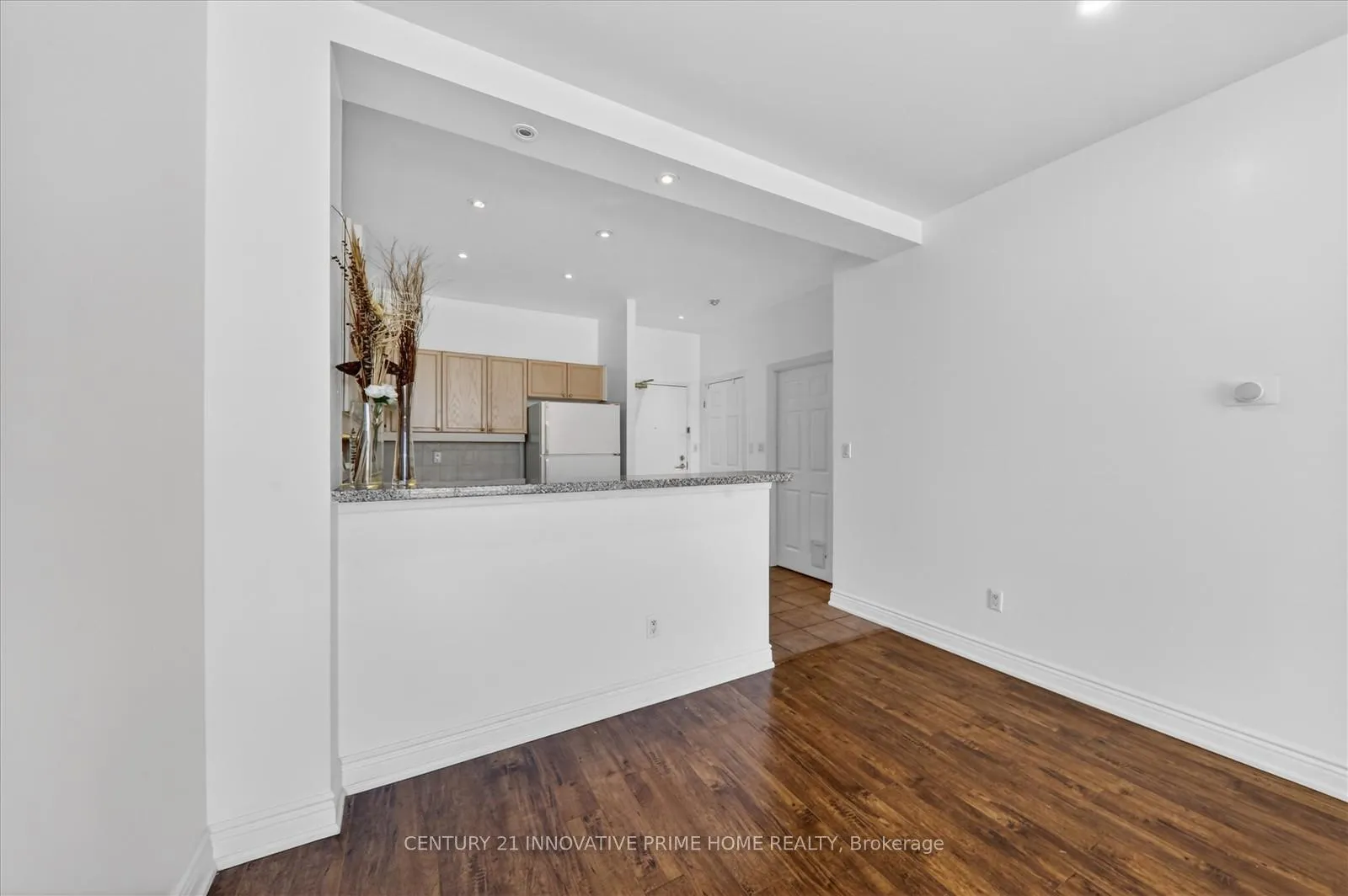 Photo 13 of Unit 507, 1 Leaside Park Drive, Toronto, Thorncliffe Park — HOMEH