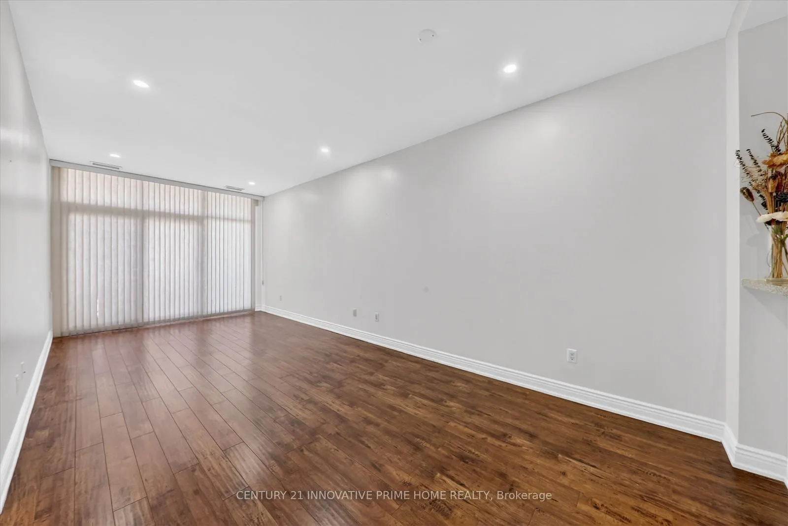 Photo 14 of Unit 507, 1 Leaside Park Drive, Toronto, Thorncliffe Park — HOMEH