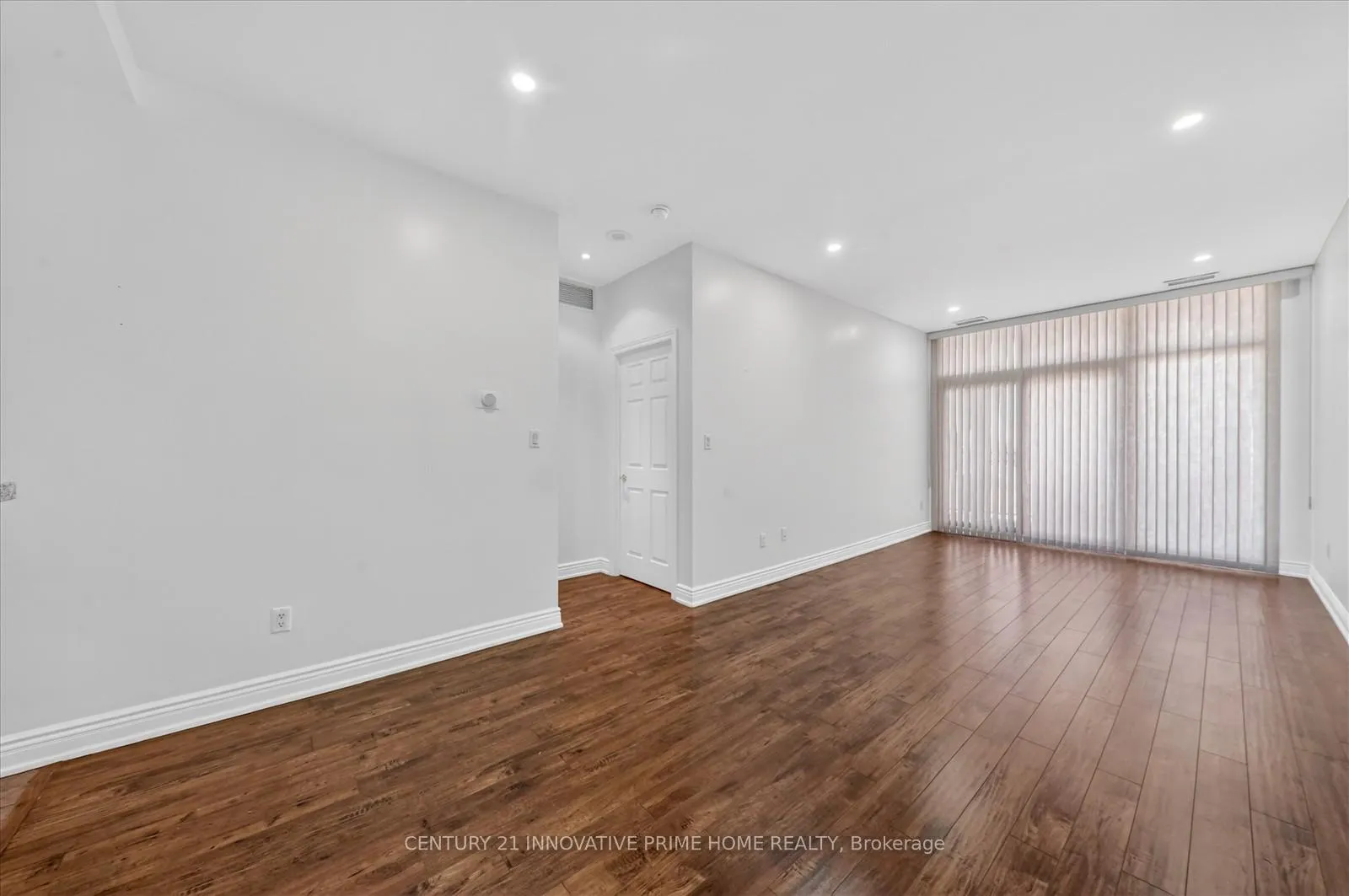 Photo 15 of Unit 507, 1 Leaside Park Drive, Toronto, Thorncliffe Park — HOMEH