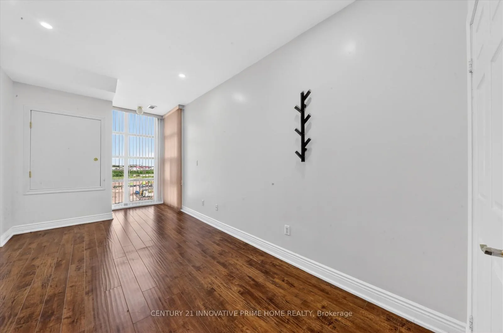 Photo 21 of Unit 507, 1 Leaside Park Drive, Toronto, Thorncliffe Park — HOMEH