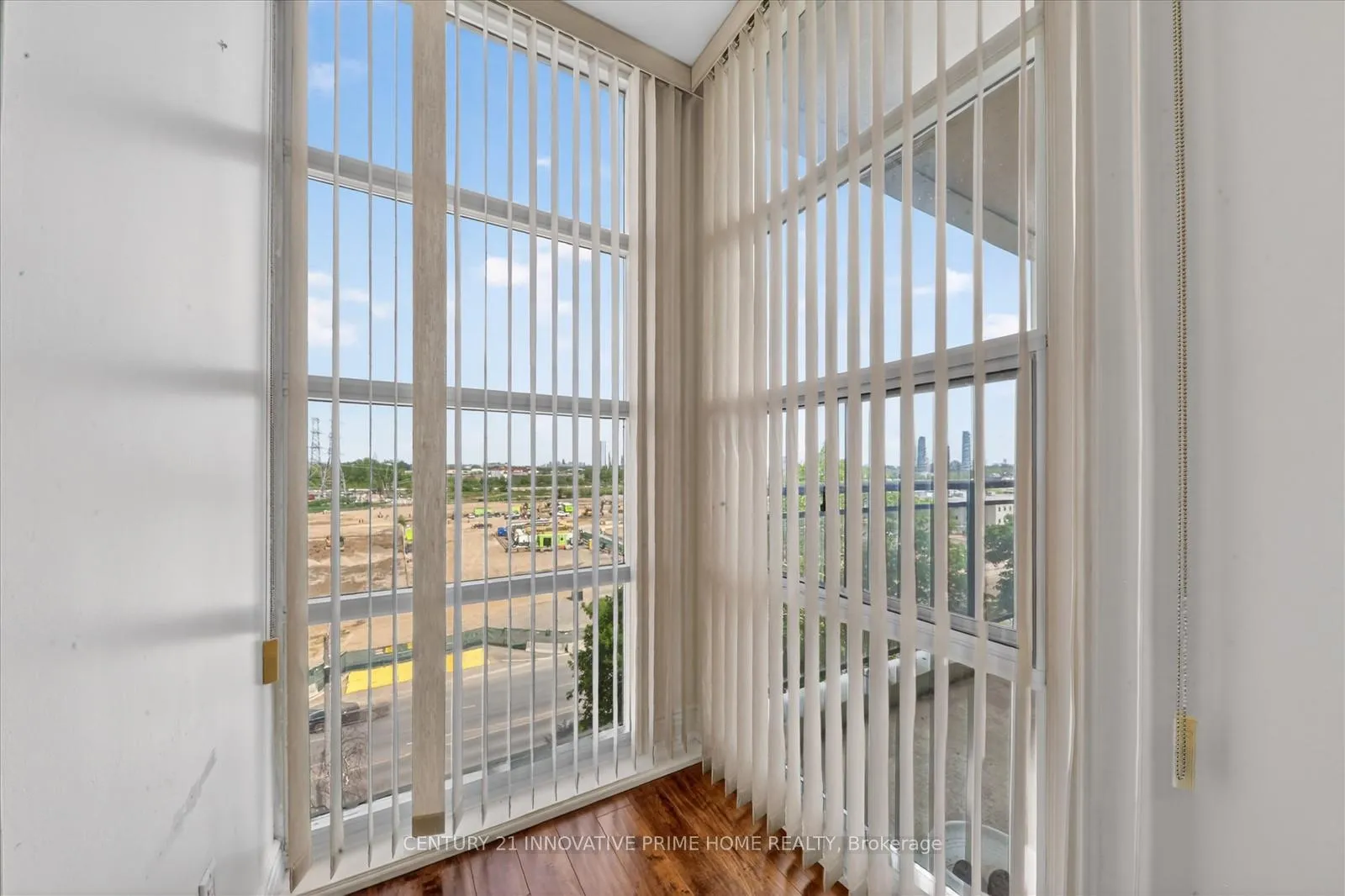 Photo 24 of Unit 507, 1 Leaside Park Drive, Toronto, Thorncliffe Park — HOMEH