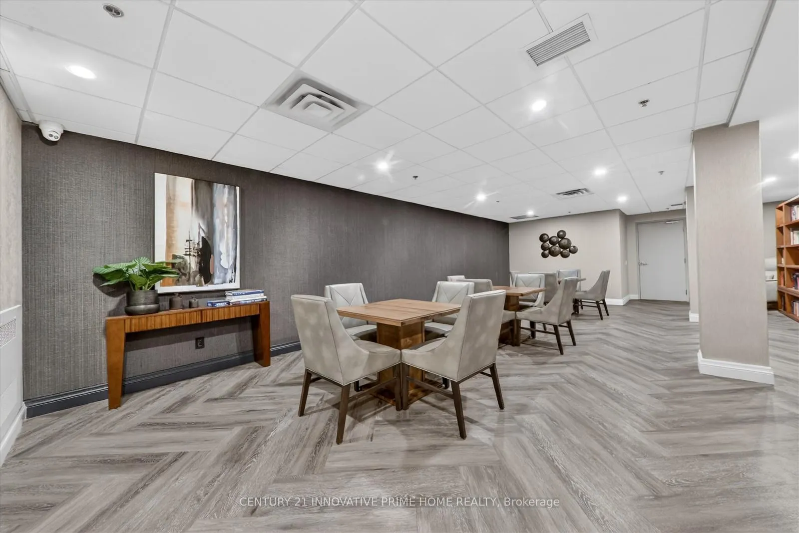 Photo 30 of Unit 507, 1 Leaside Park Drive, Toronto, Thorncliffe Park — HOMEH
