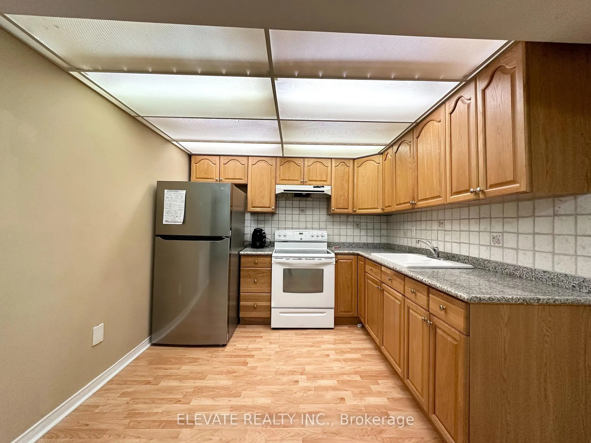 Photo 2 of Unit Basement, 336 Edenbrook Hill Drive, Brampton, Fletcher's Meadow — HOMEH