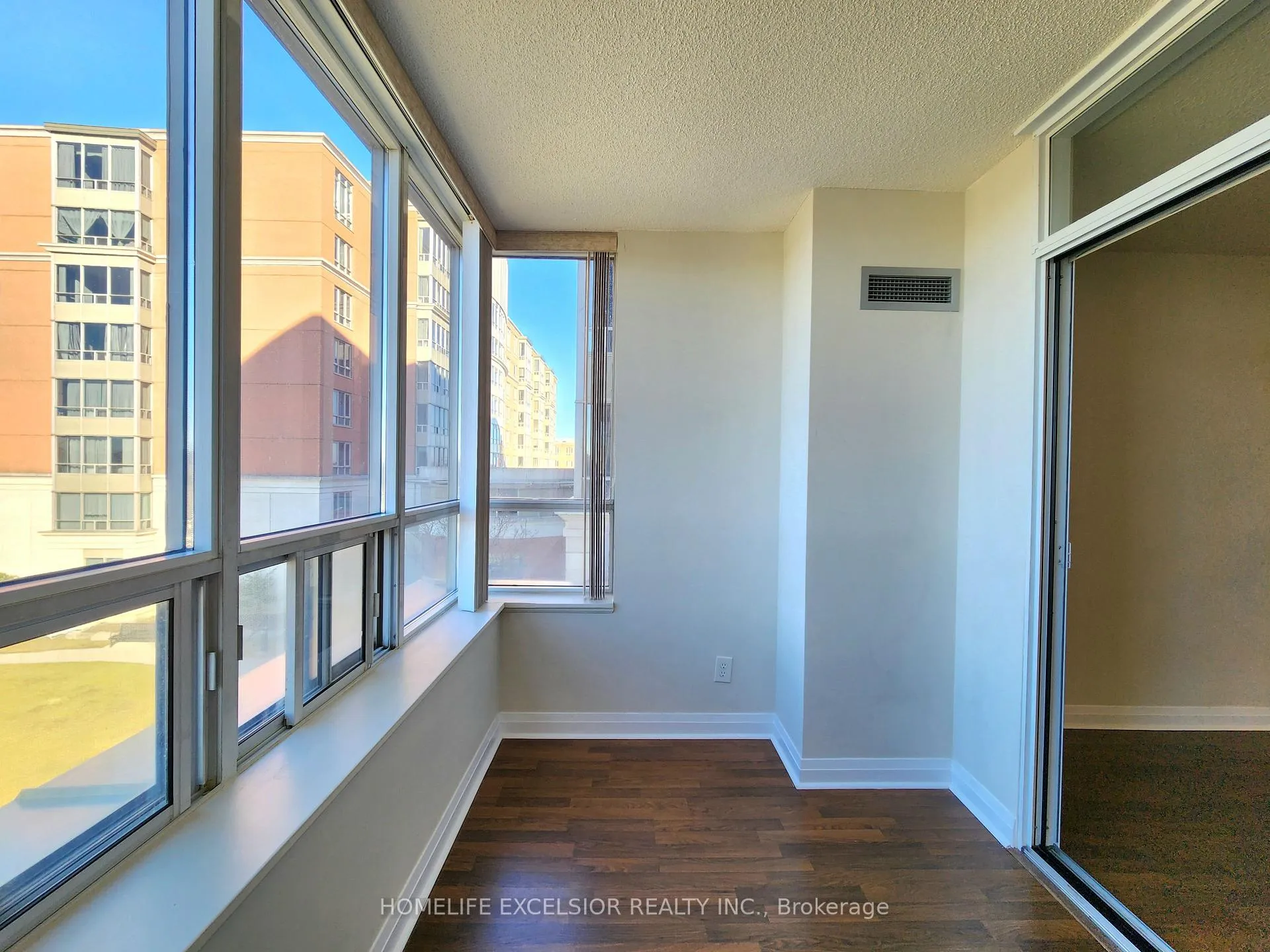 Photo 6 of Unit 317, 7363 Kennedy Road, Markham, Milliken Mills East — HOMEH
