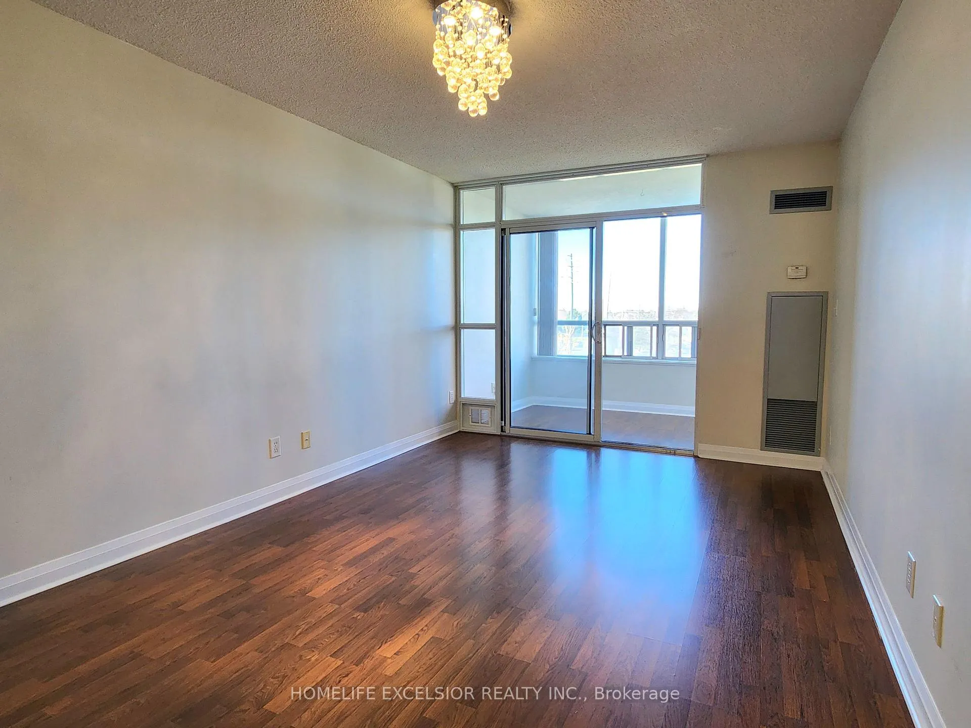 Photo 7 of Unit 317, 7363 Kennedy Road, Markham, Milliken Mills East — HOMEH