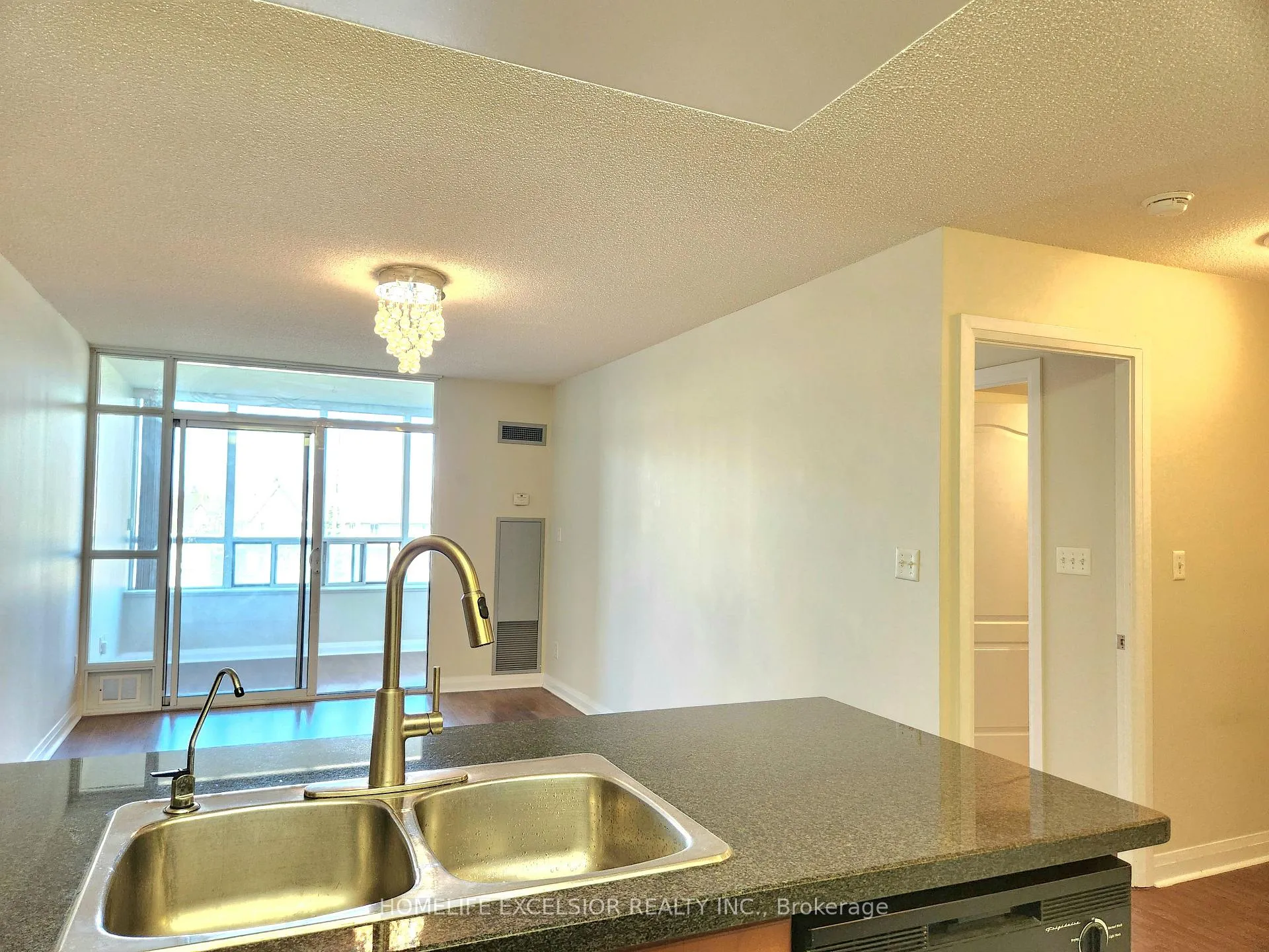 Photo 9 of Unit 317, 7363 Kennedy Road, Markham, Milliken Mills East — HOMEH