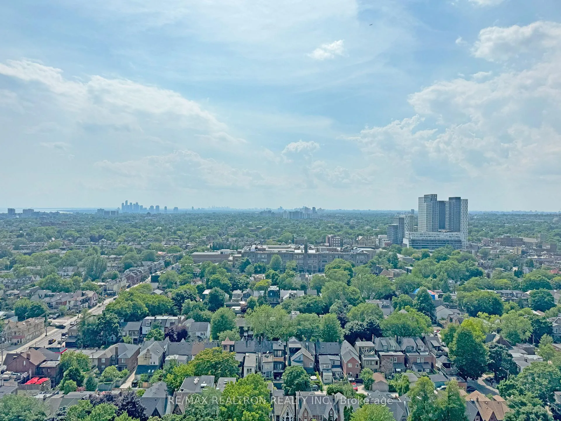 Photo 11 of Unit 1712, 666 Spadina Avenue, Toronto, University — HOMEH
