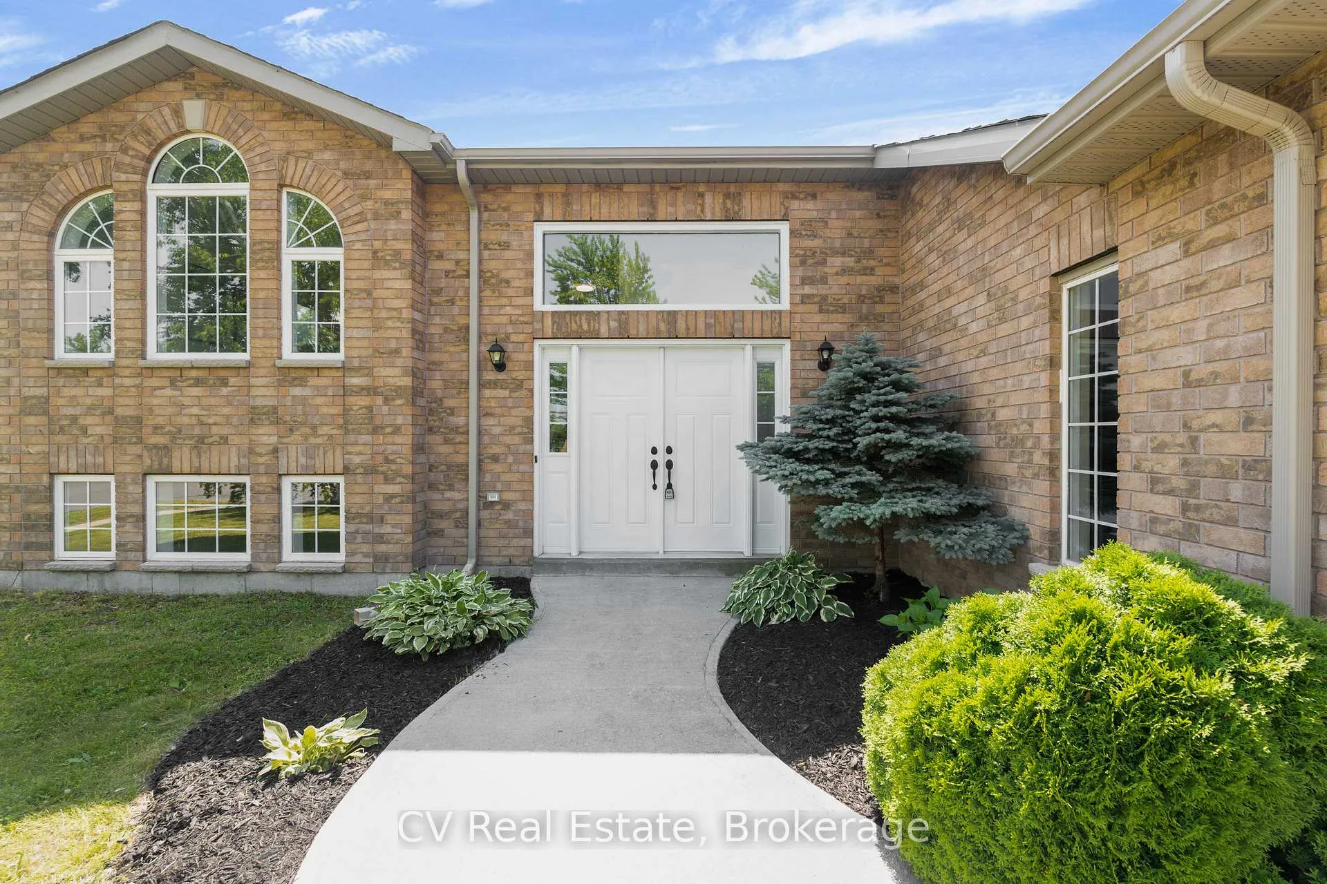 Photo 3 of 124 Columbia Road, Barrie, Holly — HOMEH