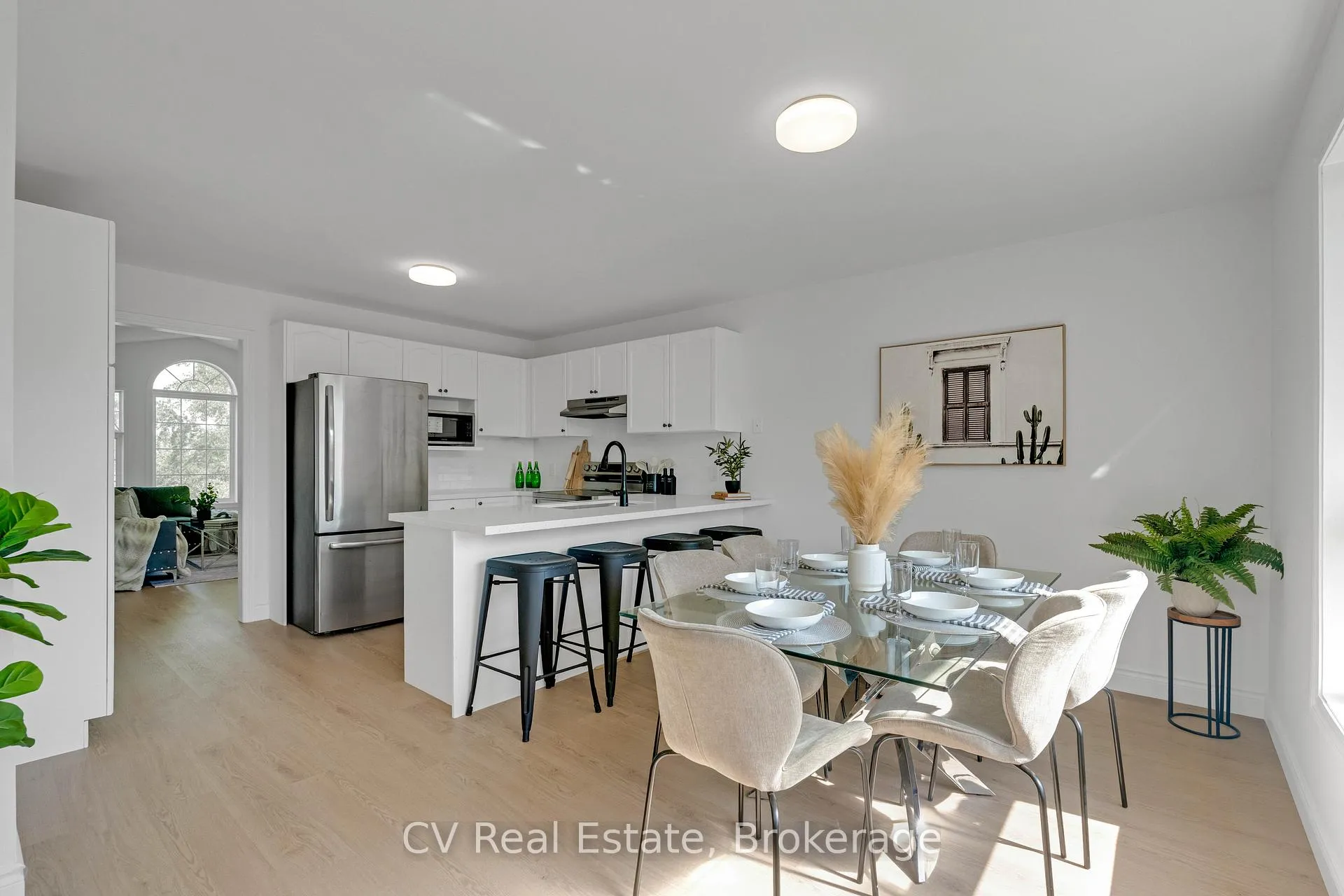 Photo 7 of 124 Columbia Road, Barrie, Holly — HOMEH